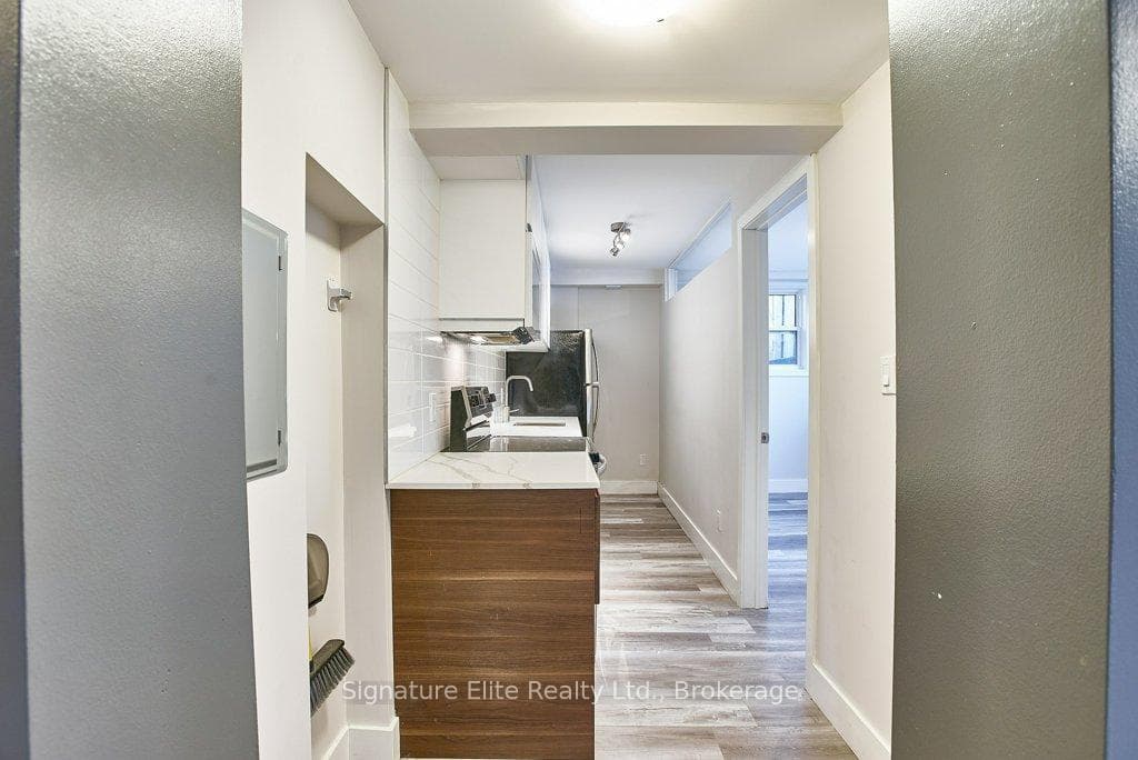 112 Alder Crescent Unit 102 photo 3
