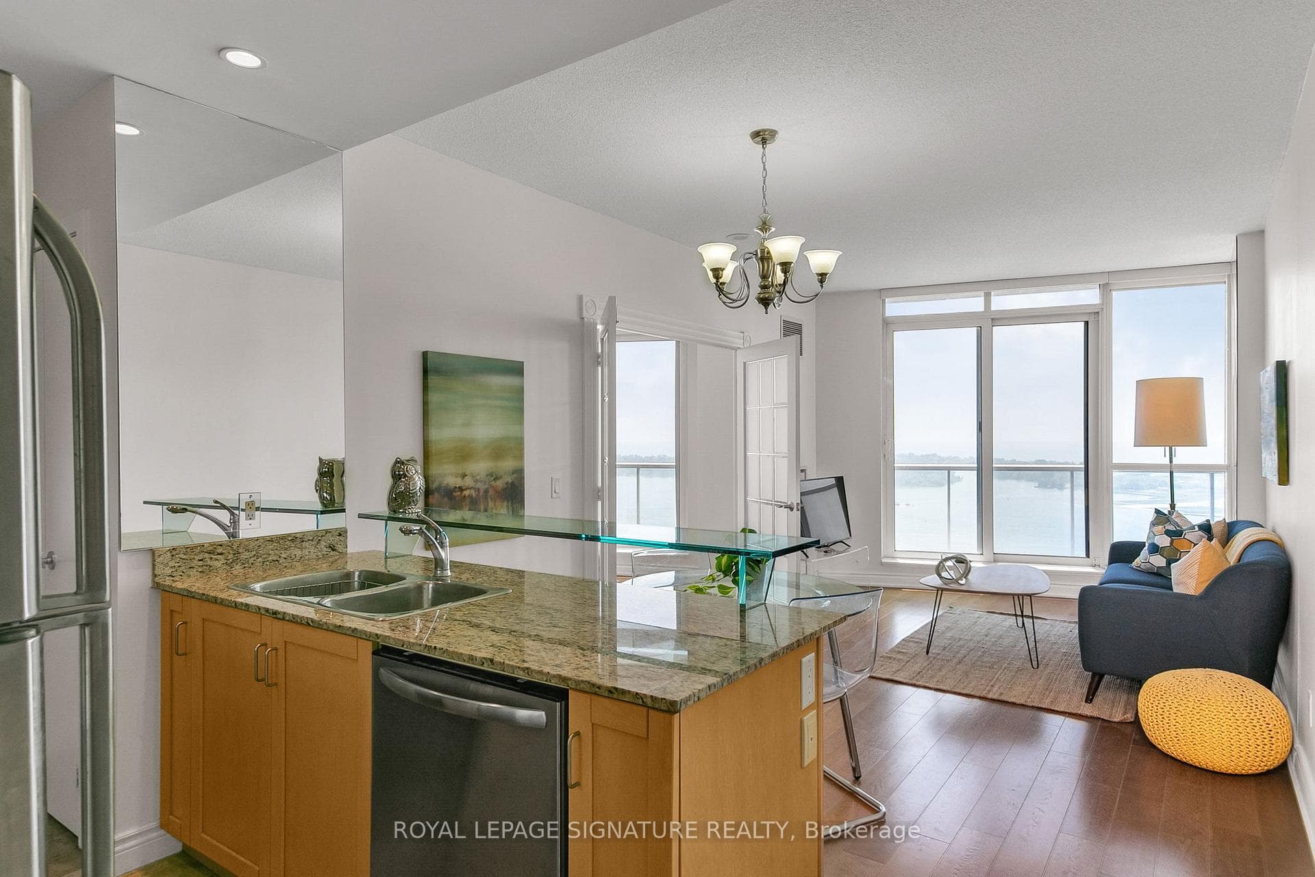 208 Queens Quay Unit 3107 photo 2