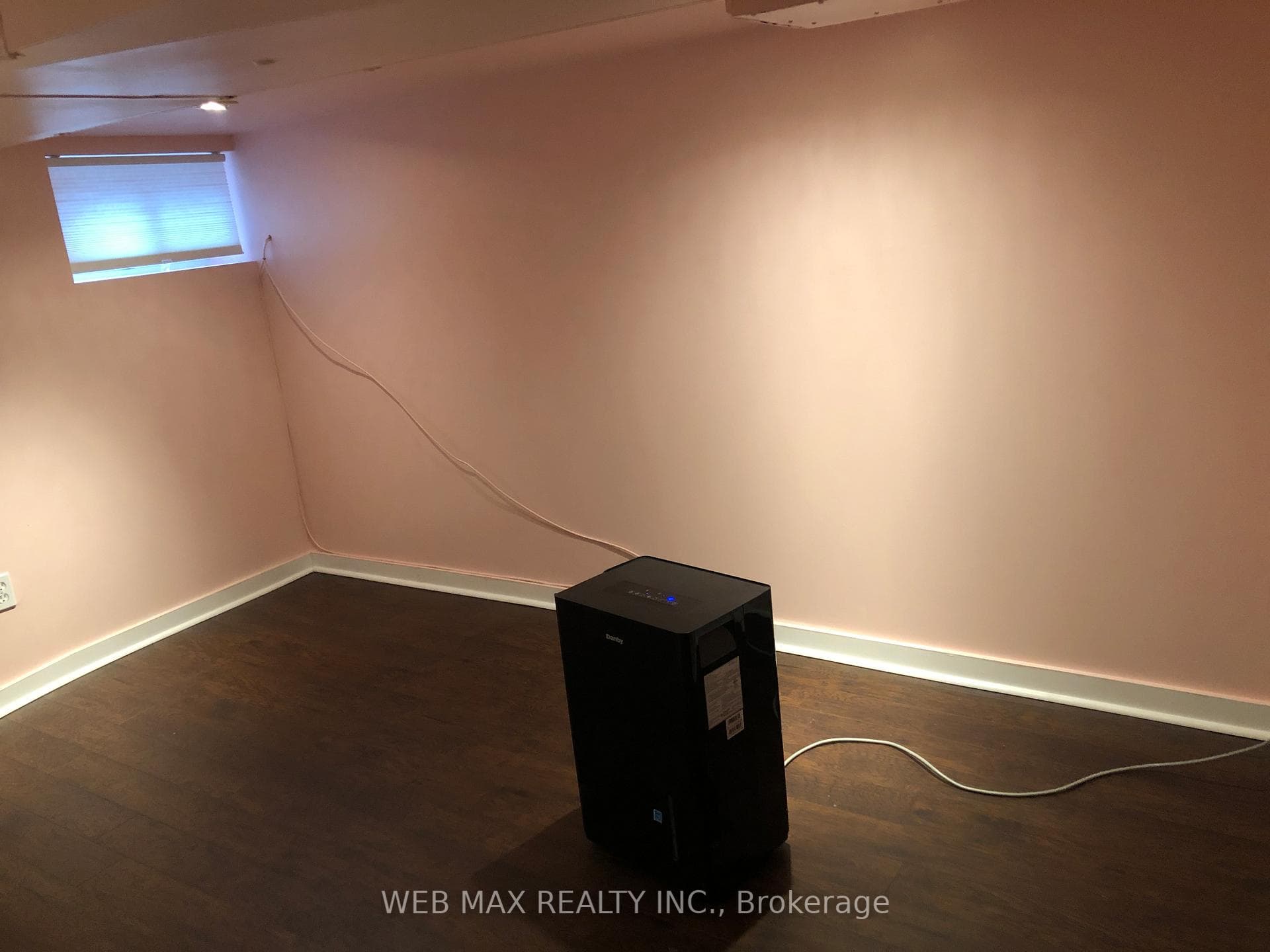 122 Booth Avenue photo 17