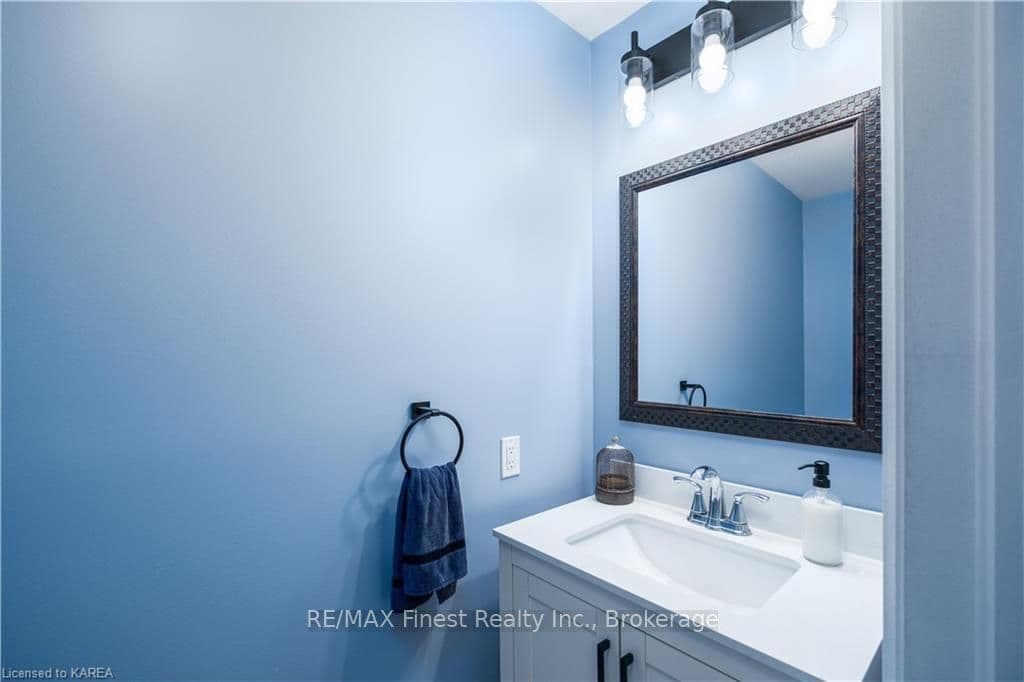 2255 MCINTYRE Road photo 21