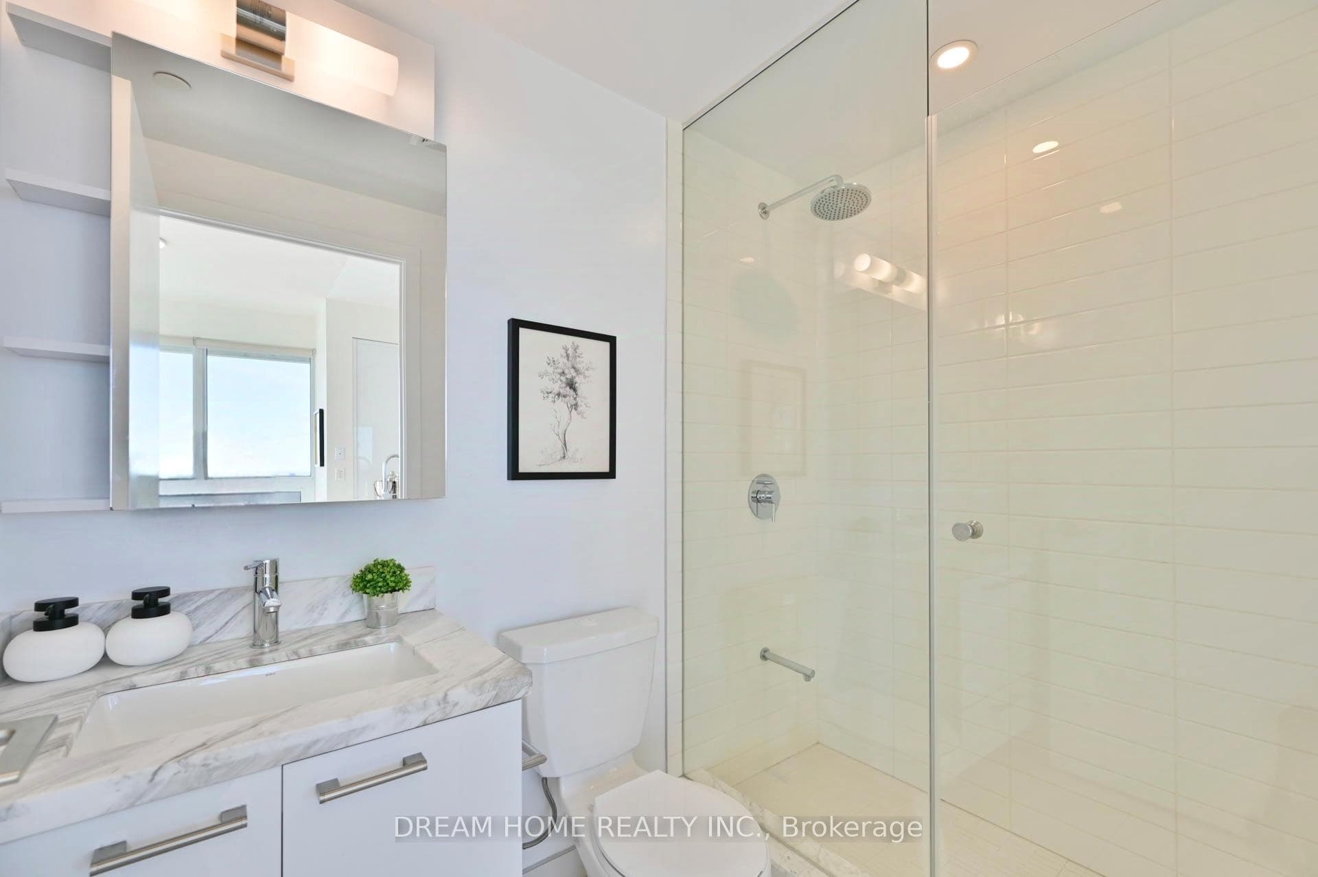 2221 Yonge Street Unit 5303 photo 17