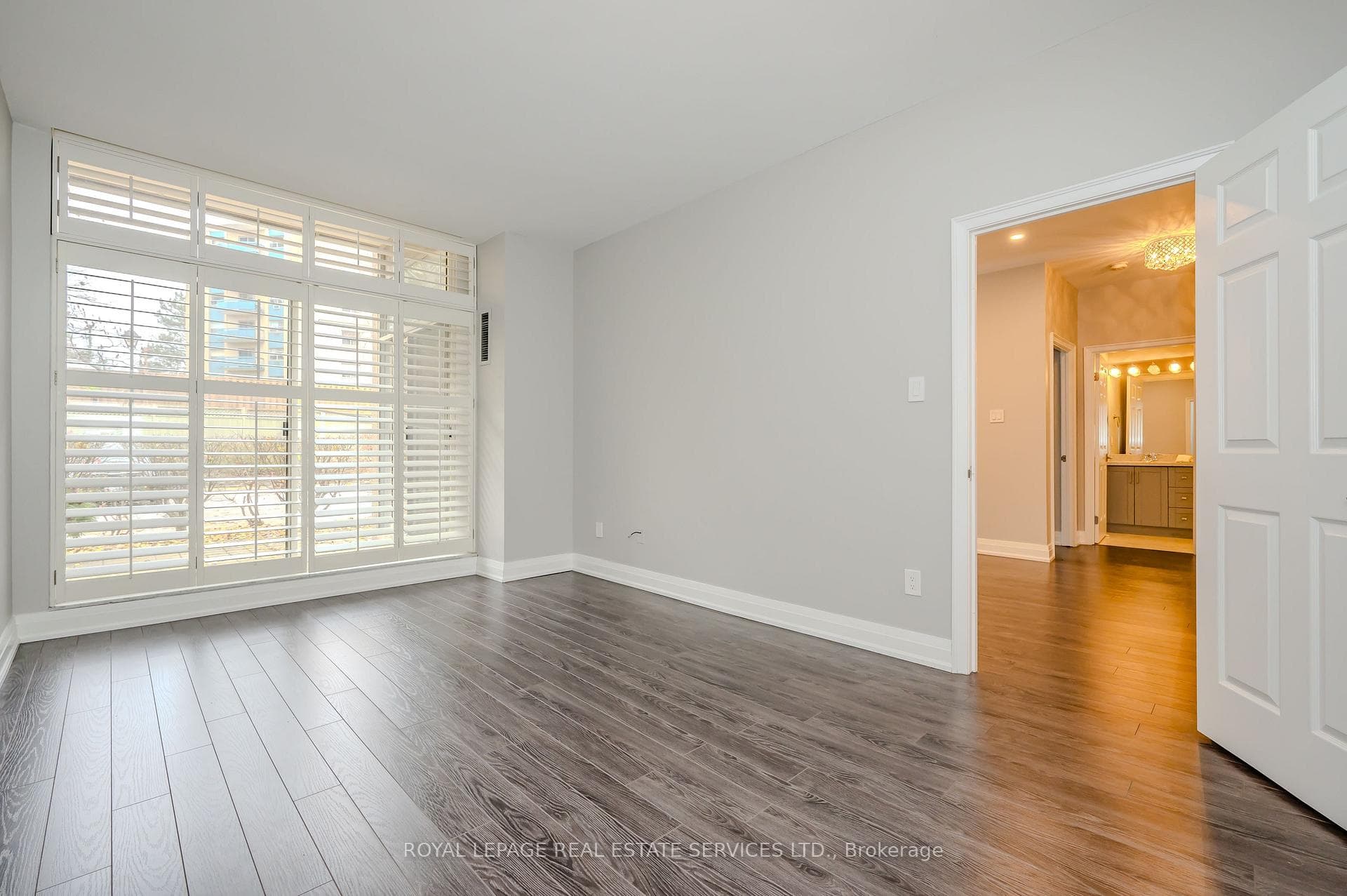 2511 Lakeshore Road Unit 108 photo 19