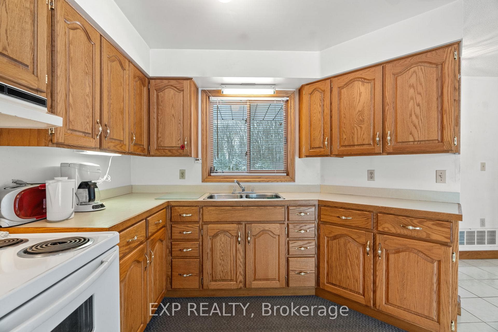 10016 Knight Road photo 10