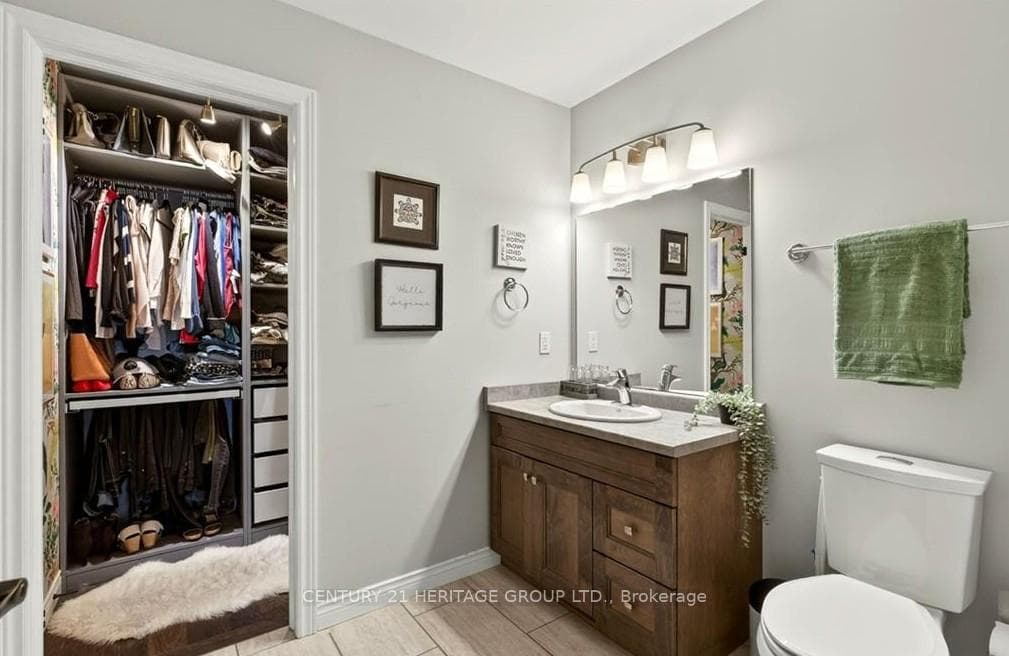 67 MacNeil Court photo 9