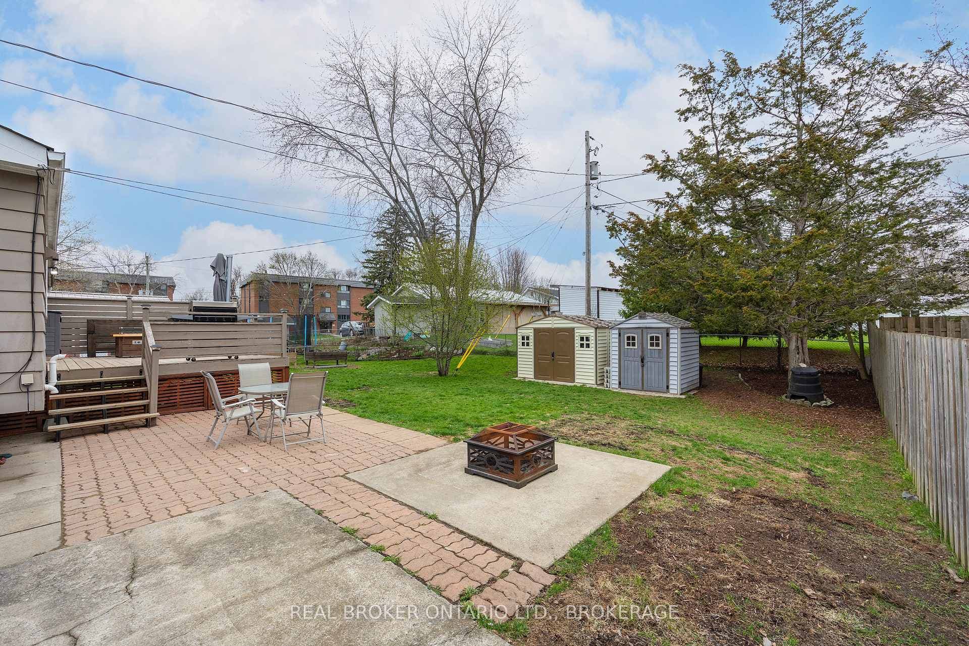167 MANITOU W Crescent photo 34