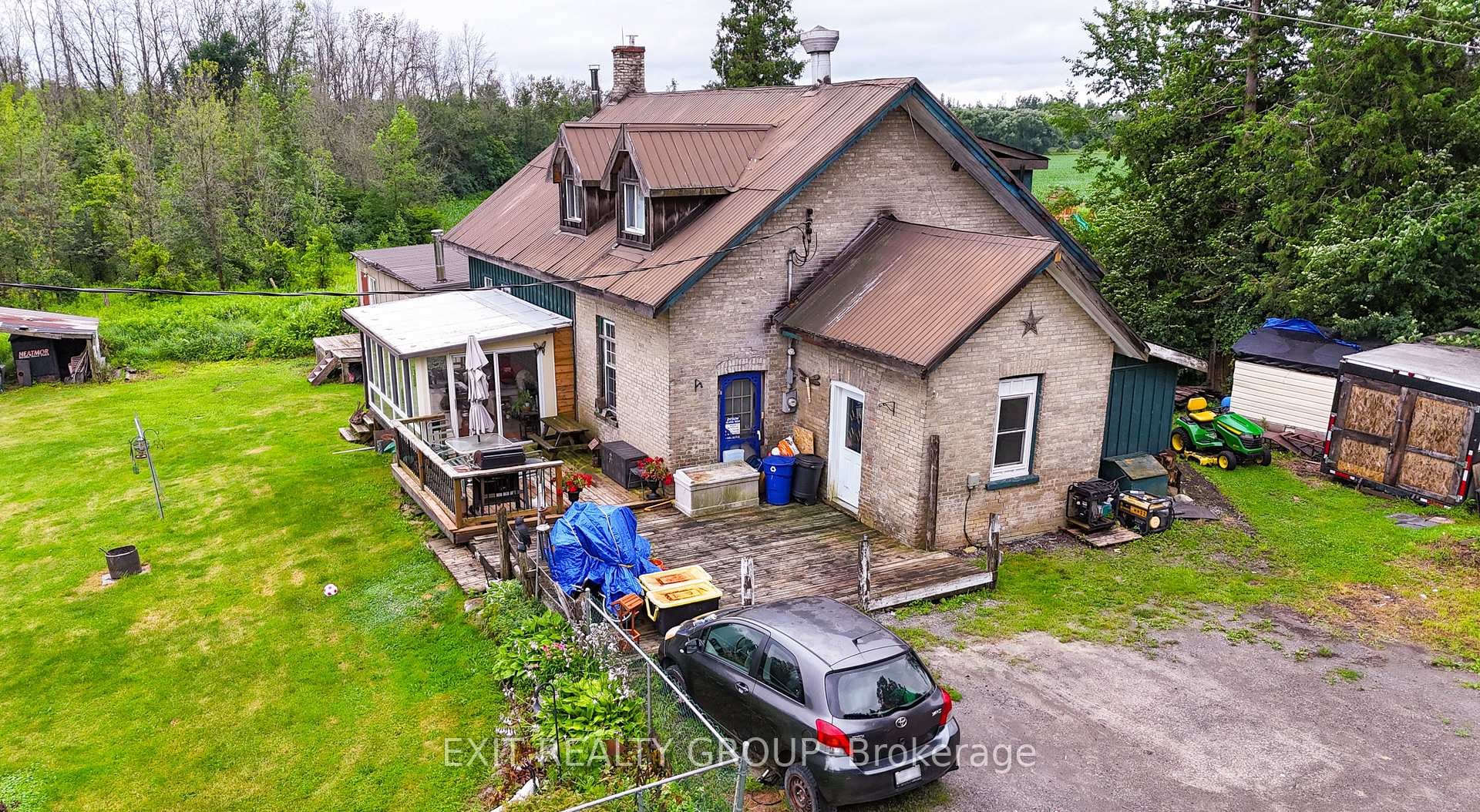 76 Cross Creek Road photo 3