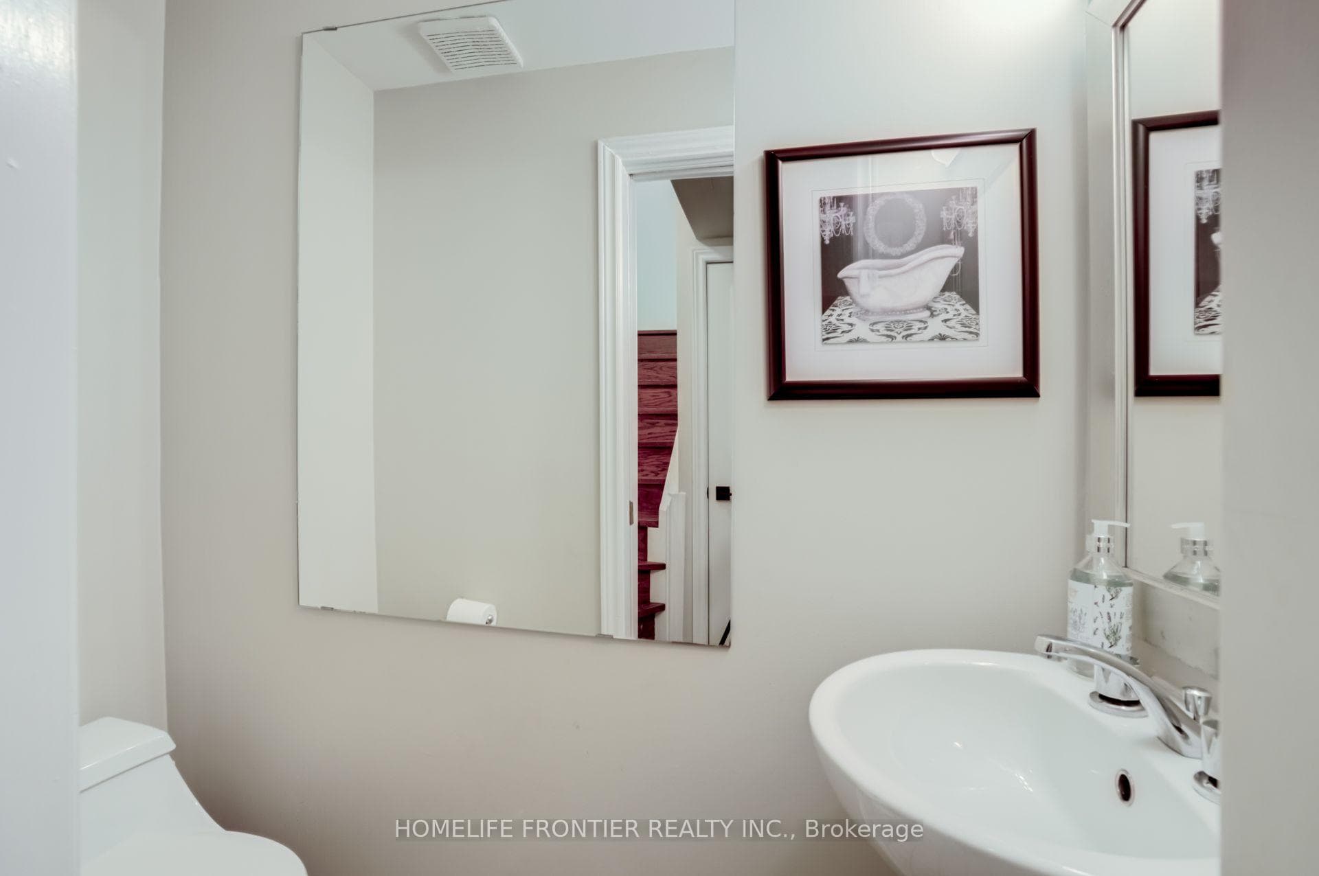 22 Balmoral Avenue Unit 4 photo 37