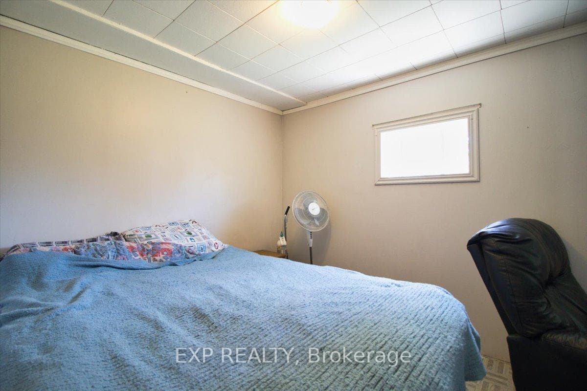 252 Queen Street photo 16