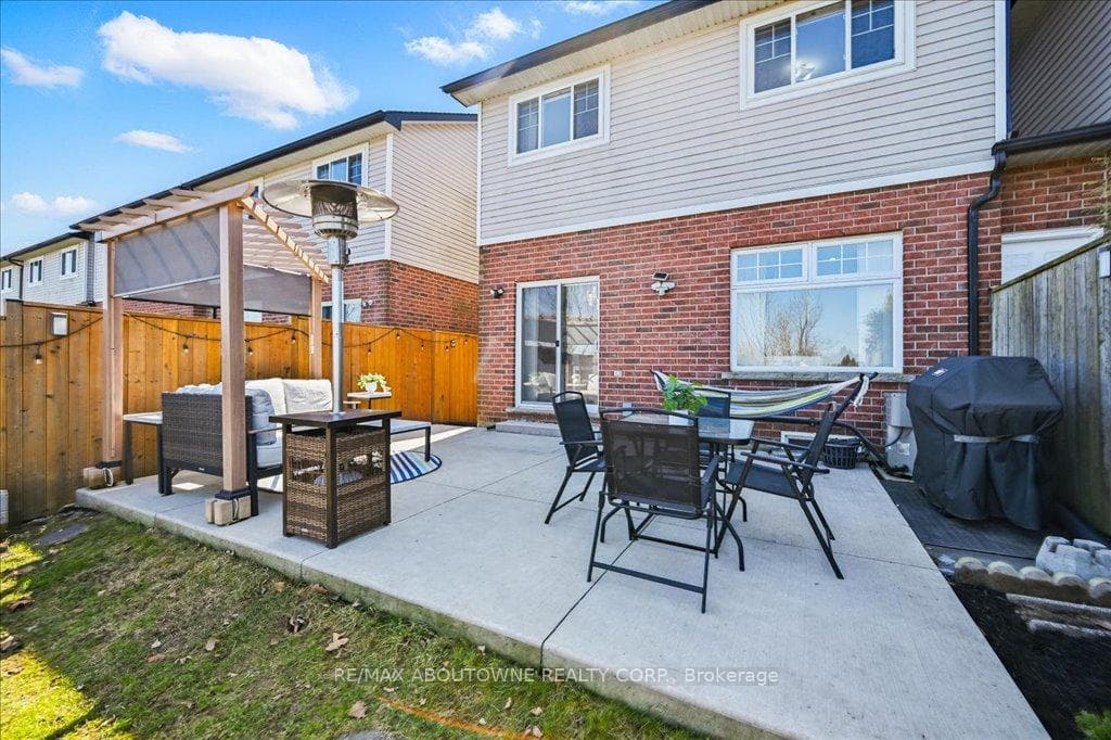 31 Olivia Place photo 47