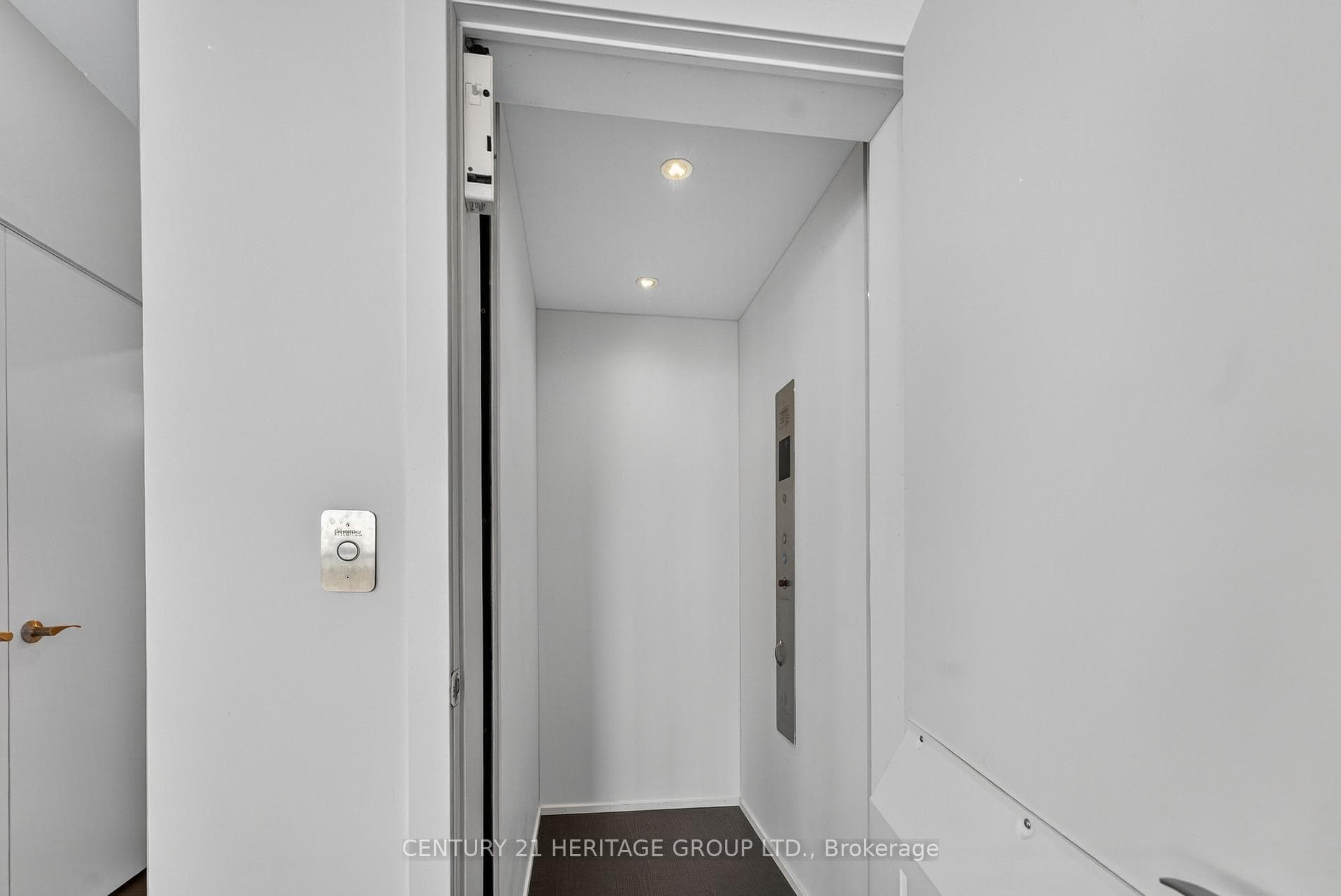 2910 Highway 7 Road Unit Ph05 (3605) photo 8