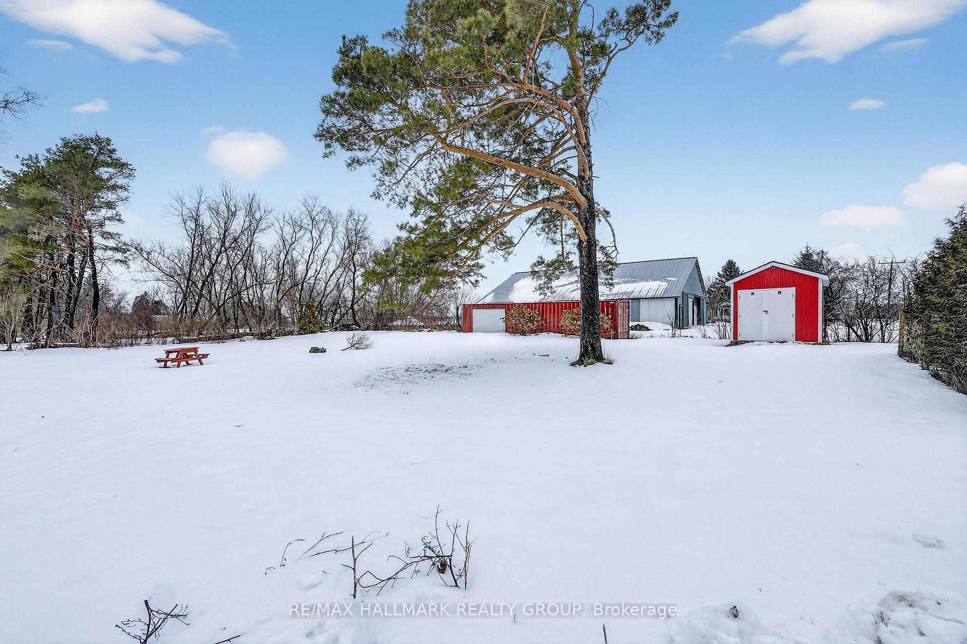 633 Russell Road photo 37