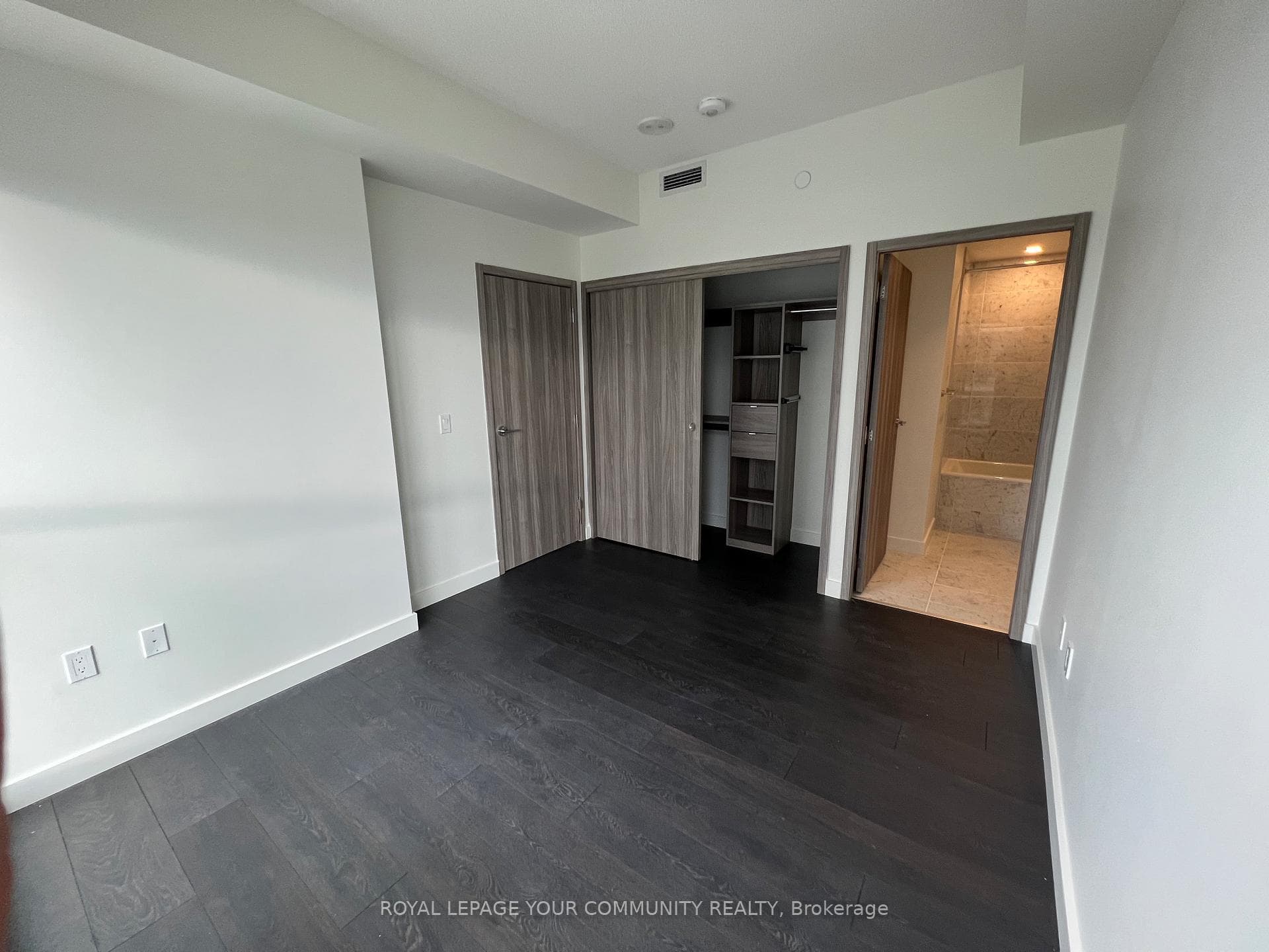 85 Mcmahon Drive Unit 2009 photo 5