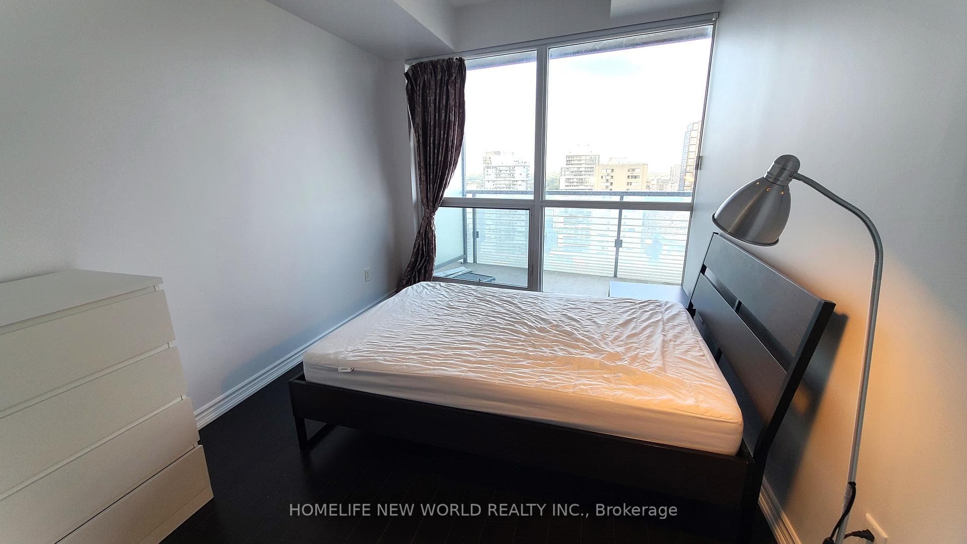 386 Yonge Street Unit 2905 photo 6