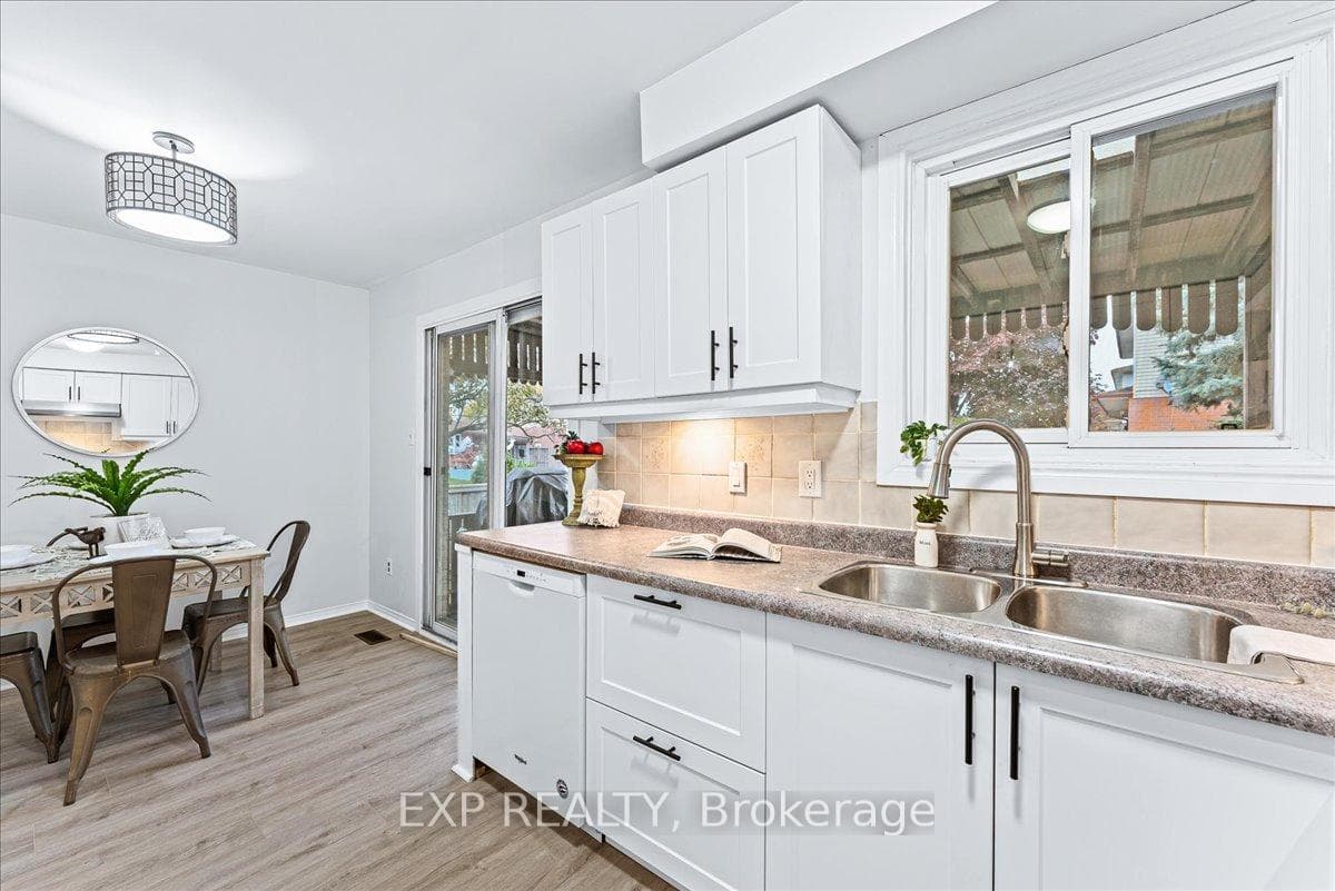 660 Montcalm Avenue photo 15