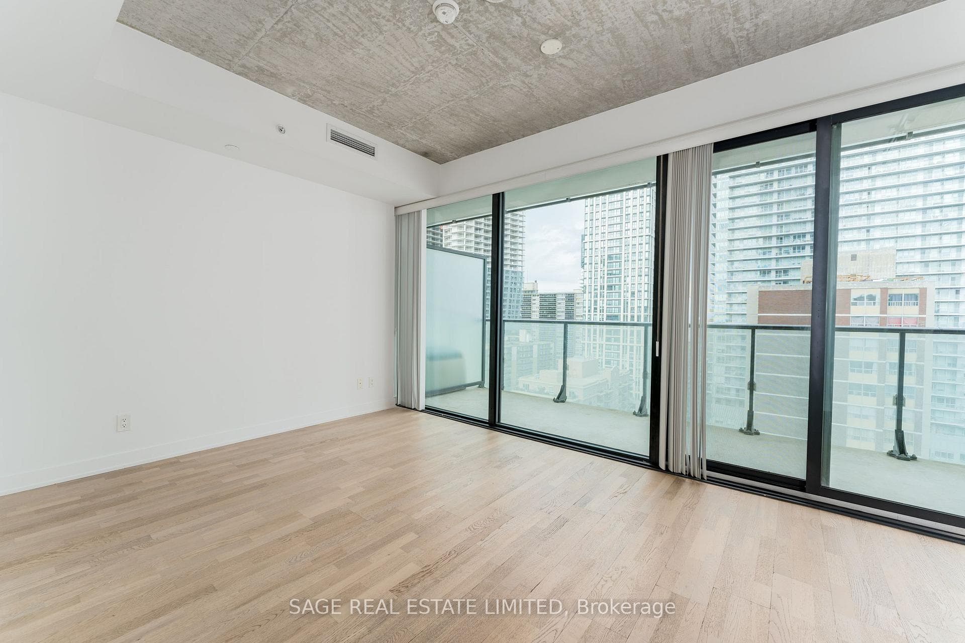 185 Roehampton Avenue Unit 1204 photo 9