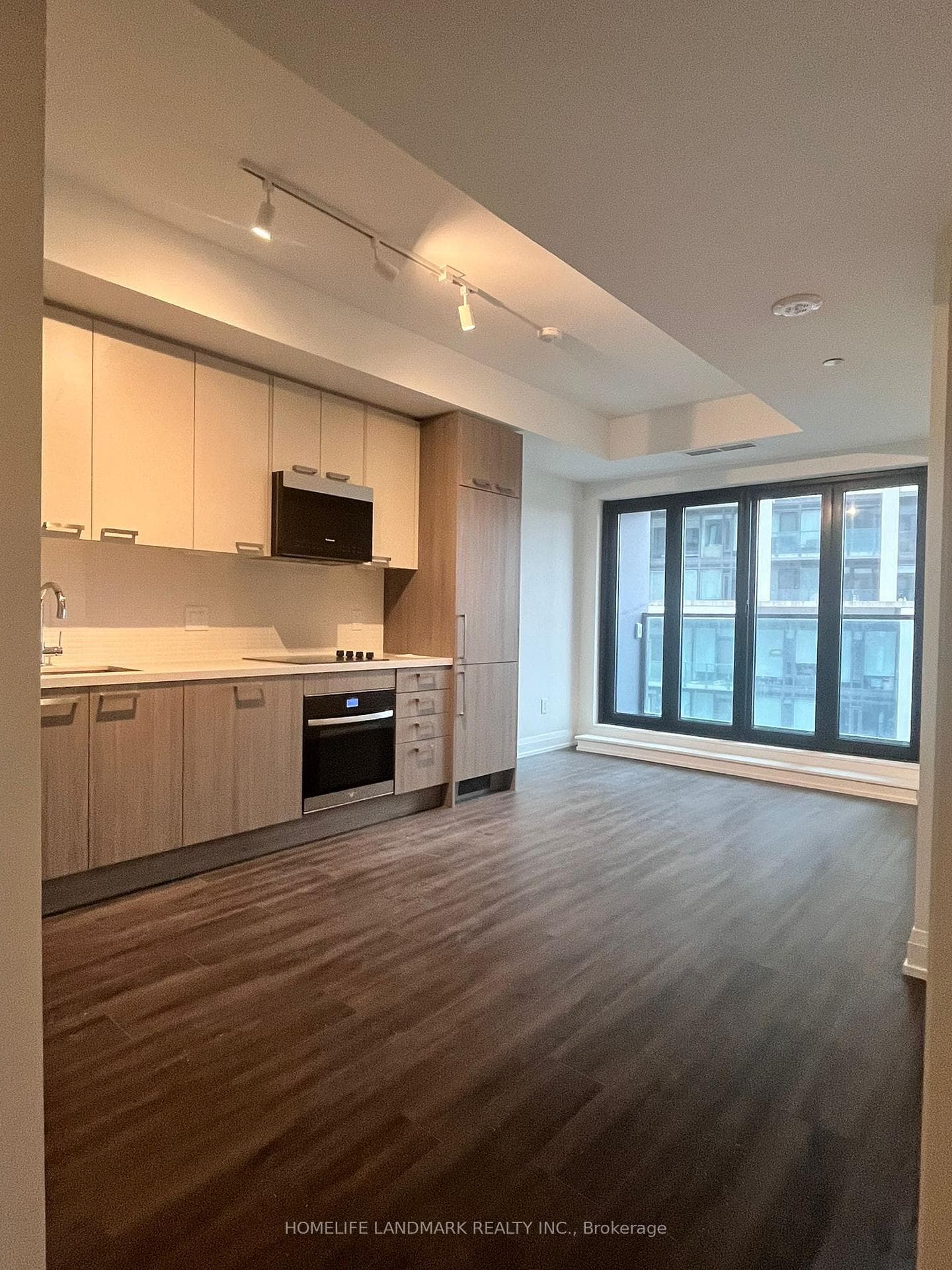 20 Soudan Avenue Unit 1204 photo 4