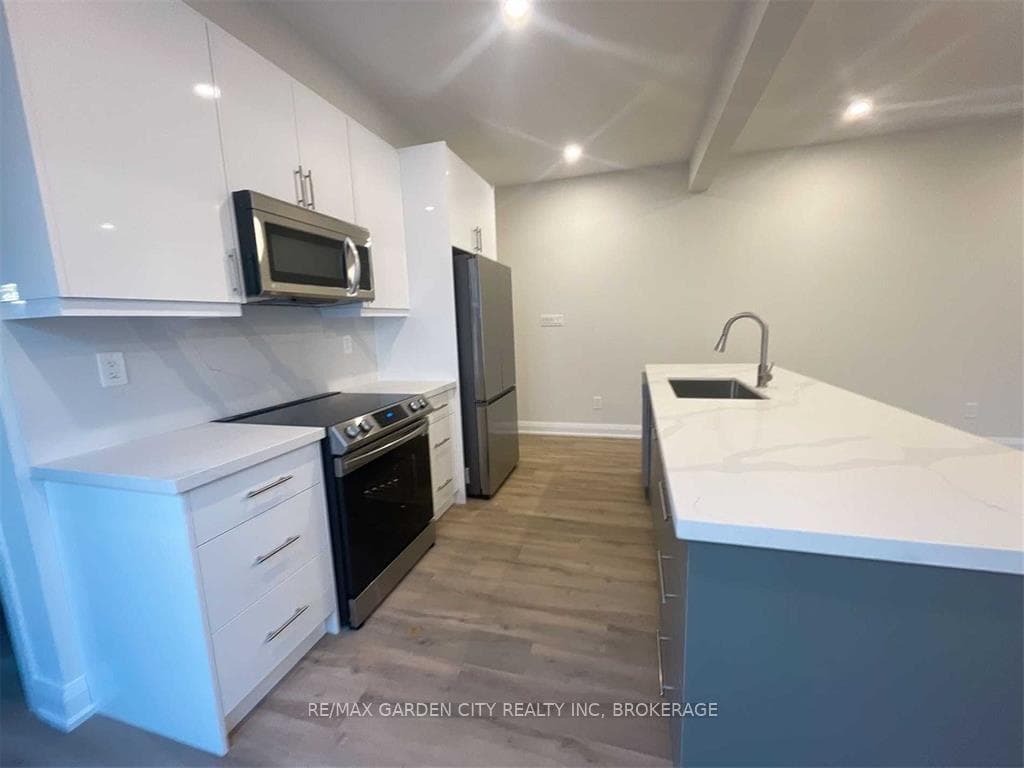13 VALLEY Road Unit 2-UPPER LEVEL photo 11