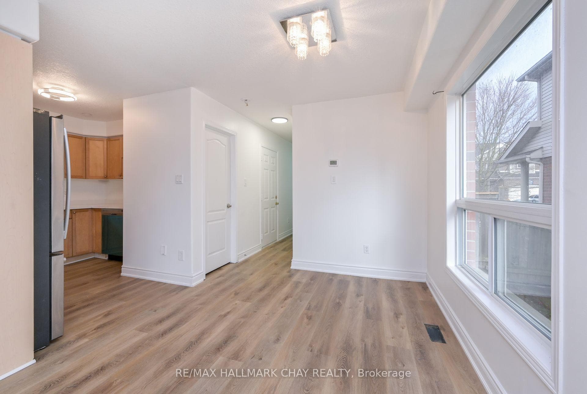 24 Stoneham Street photo 9