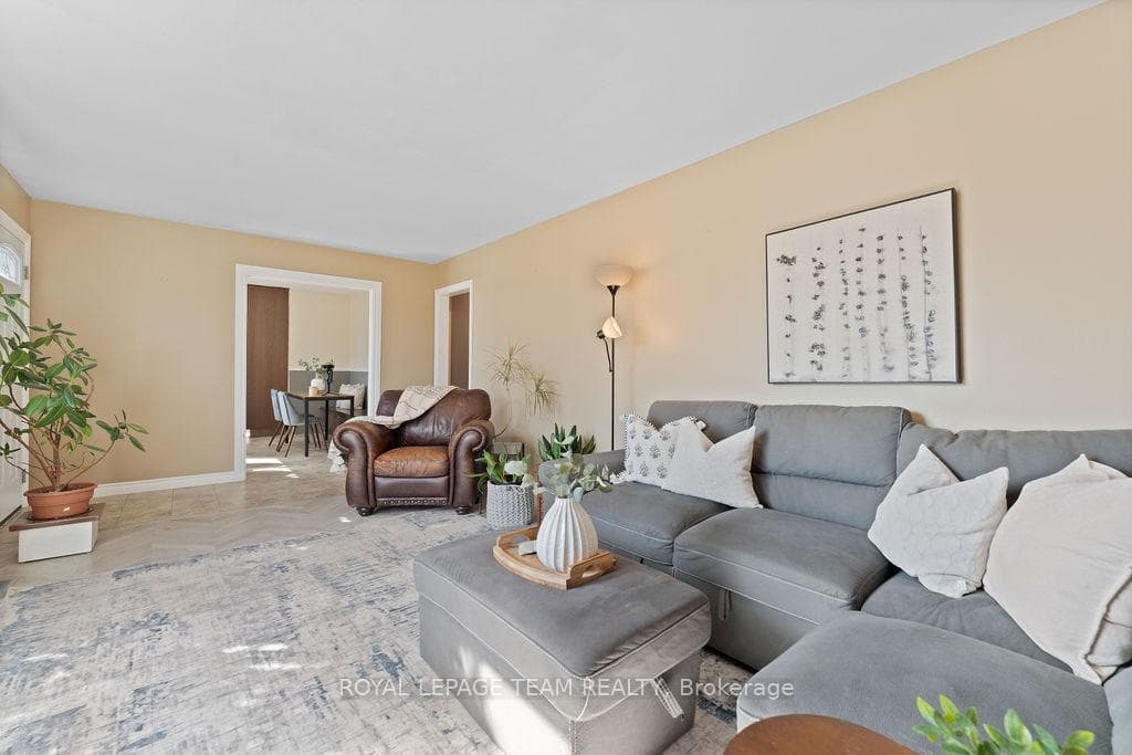330 Shipman Drive photo 8