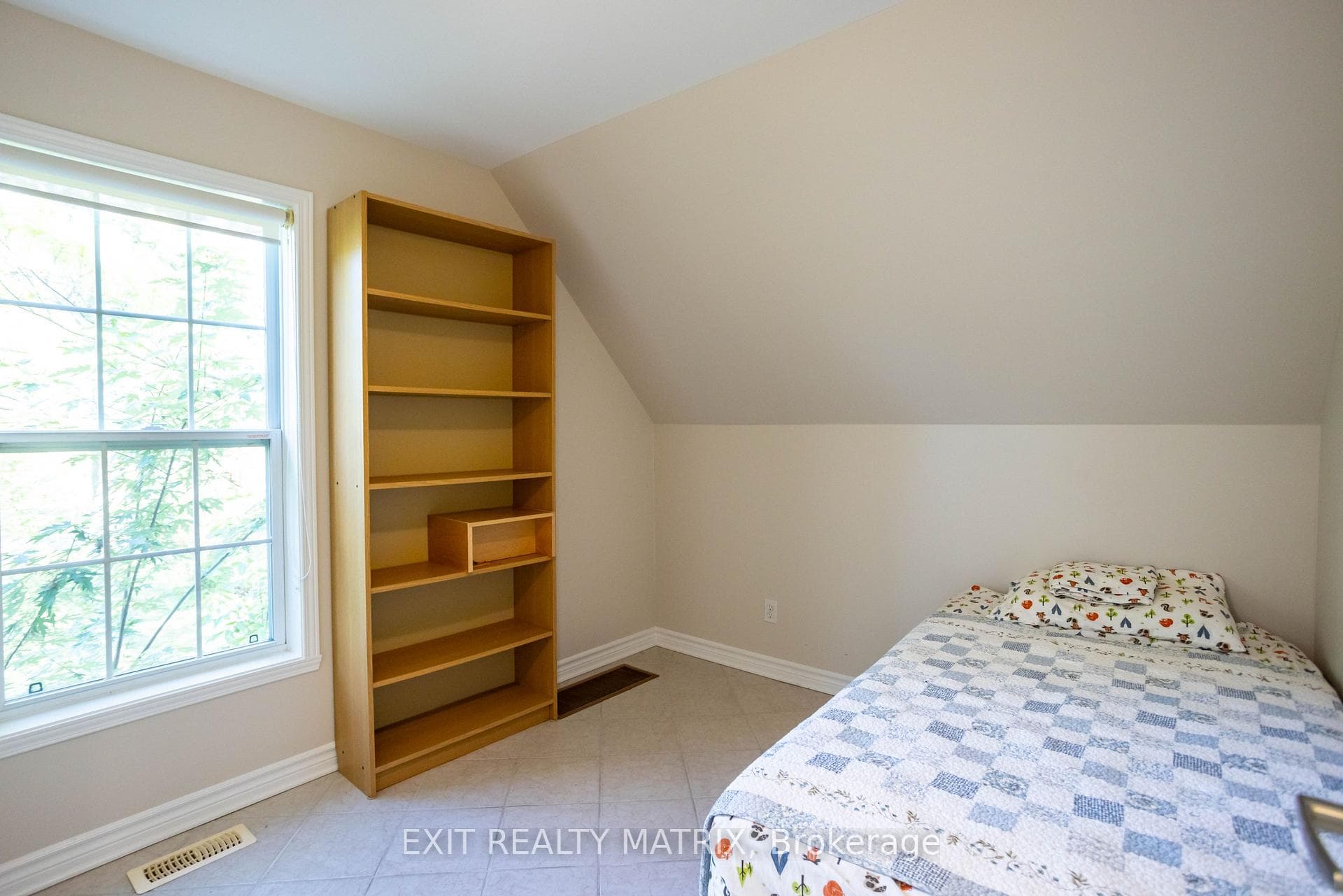 2392 8th Line Road photo 42