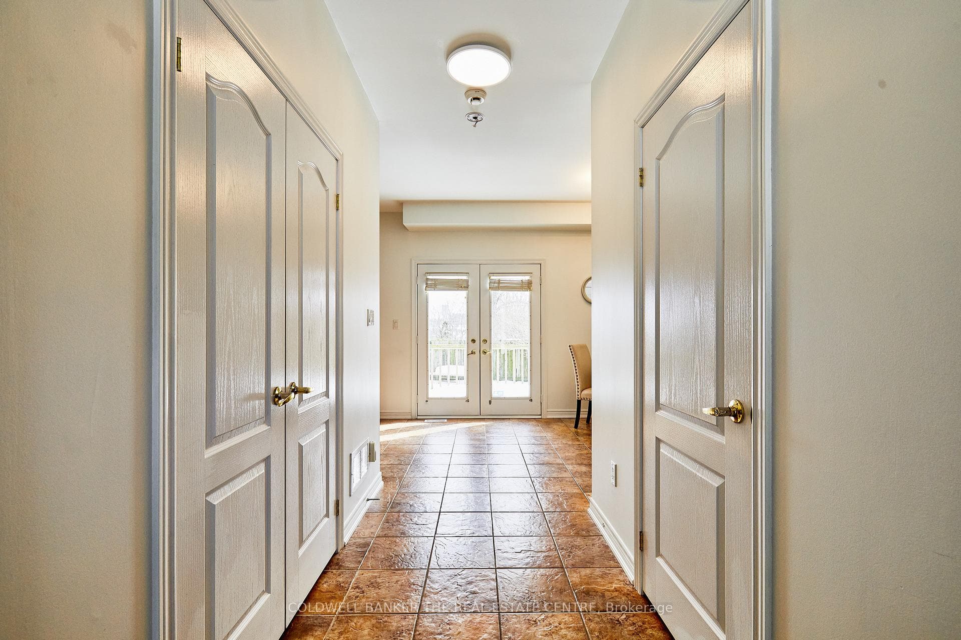 15 Windsor Drive photo 2