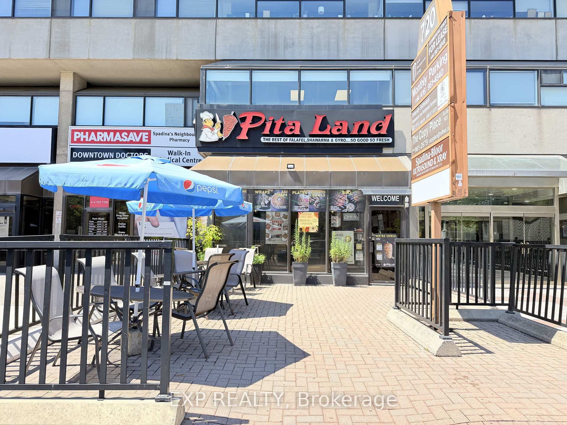 720 Spadina Avenue photo 3