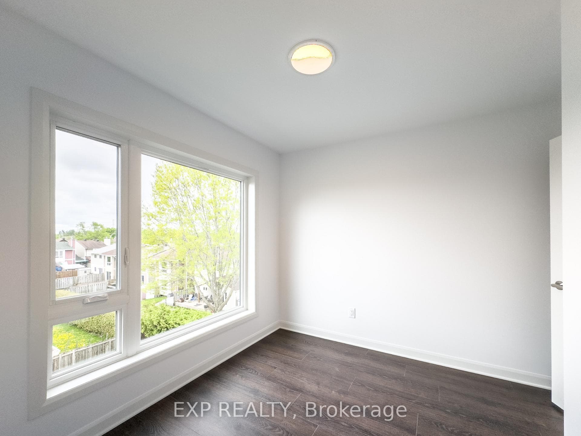 25 Fair Oaks Crescent Unit C photo 11