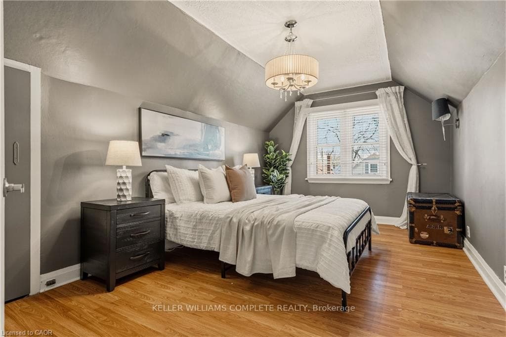 148 Huxley Avenue photo 18