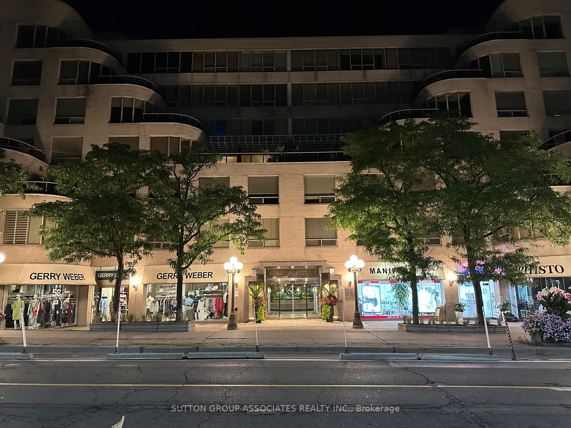1177 Yonge Street Unit 401 photo 29