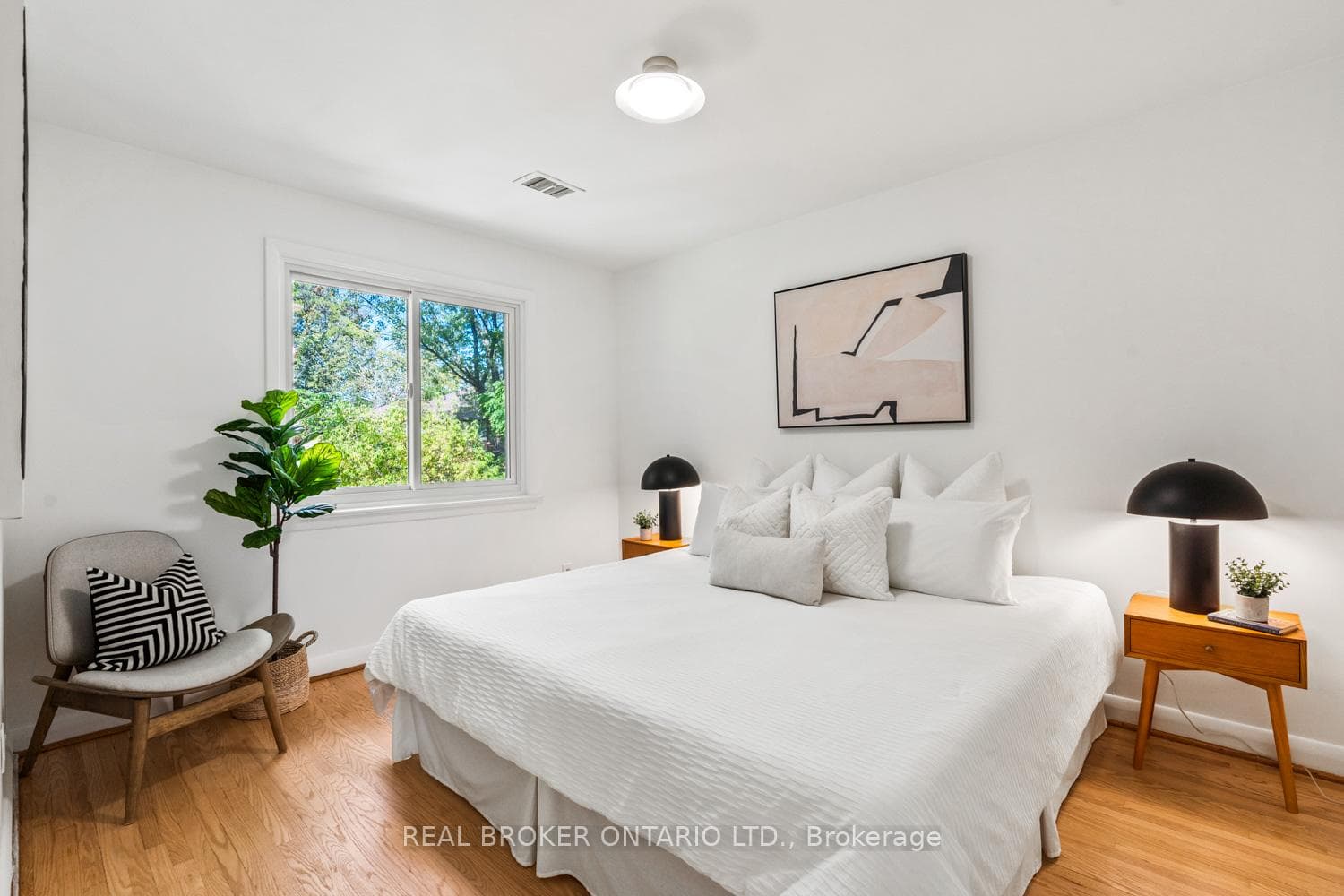 29 Veery Place photo 10