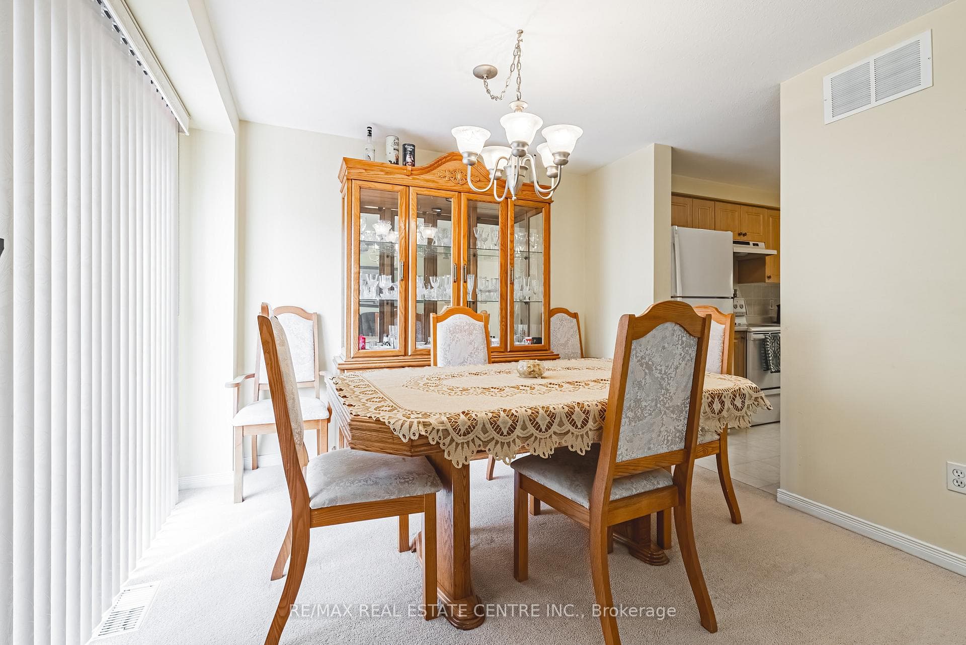 65 Foxglove Crescent photo 10