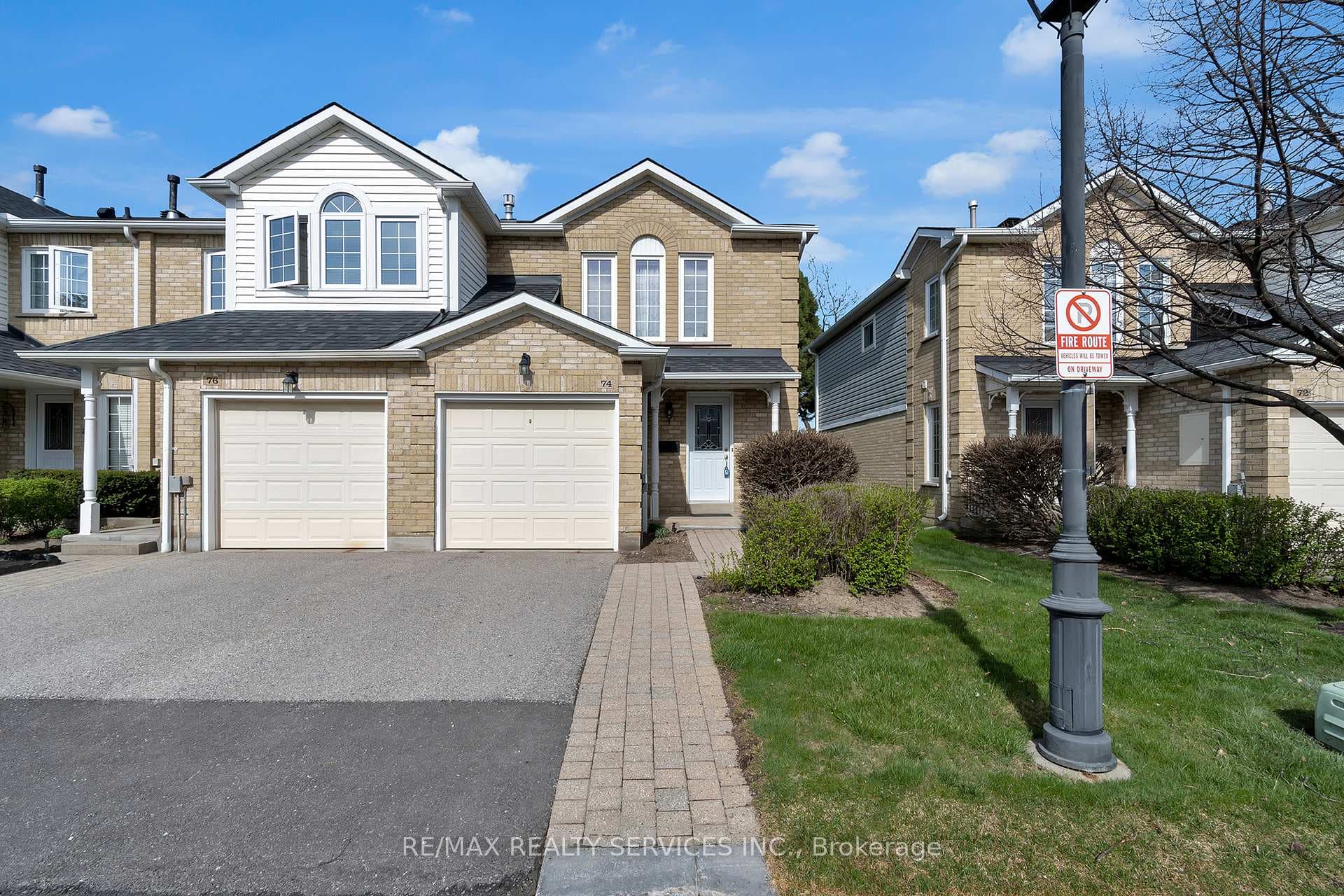 74 Heathcliffe Square photo 3