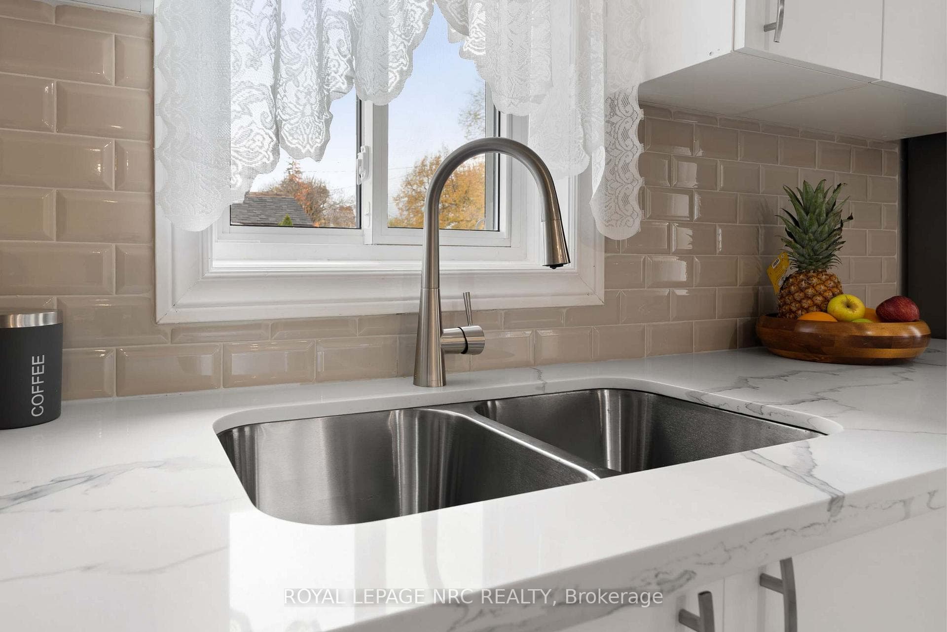 30 Dexter Street photo 17