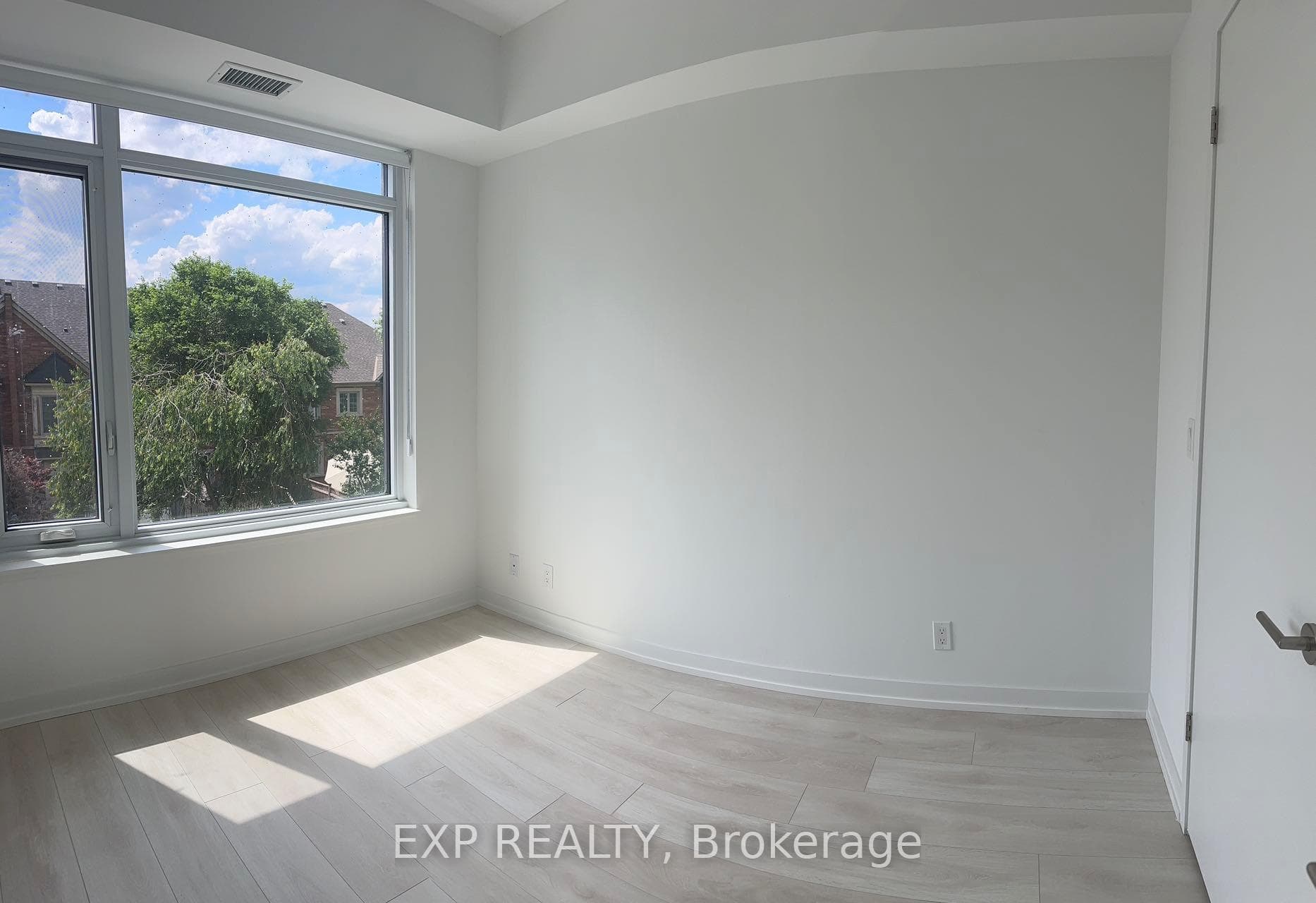 8 Beverley Glen Boulevard Unit D328 photo 9