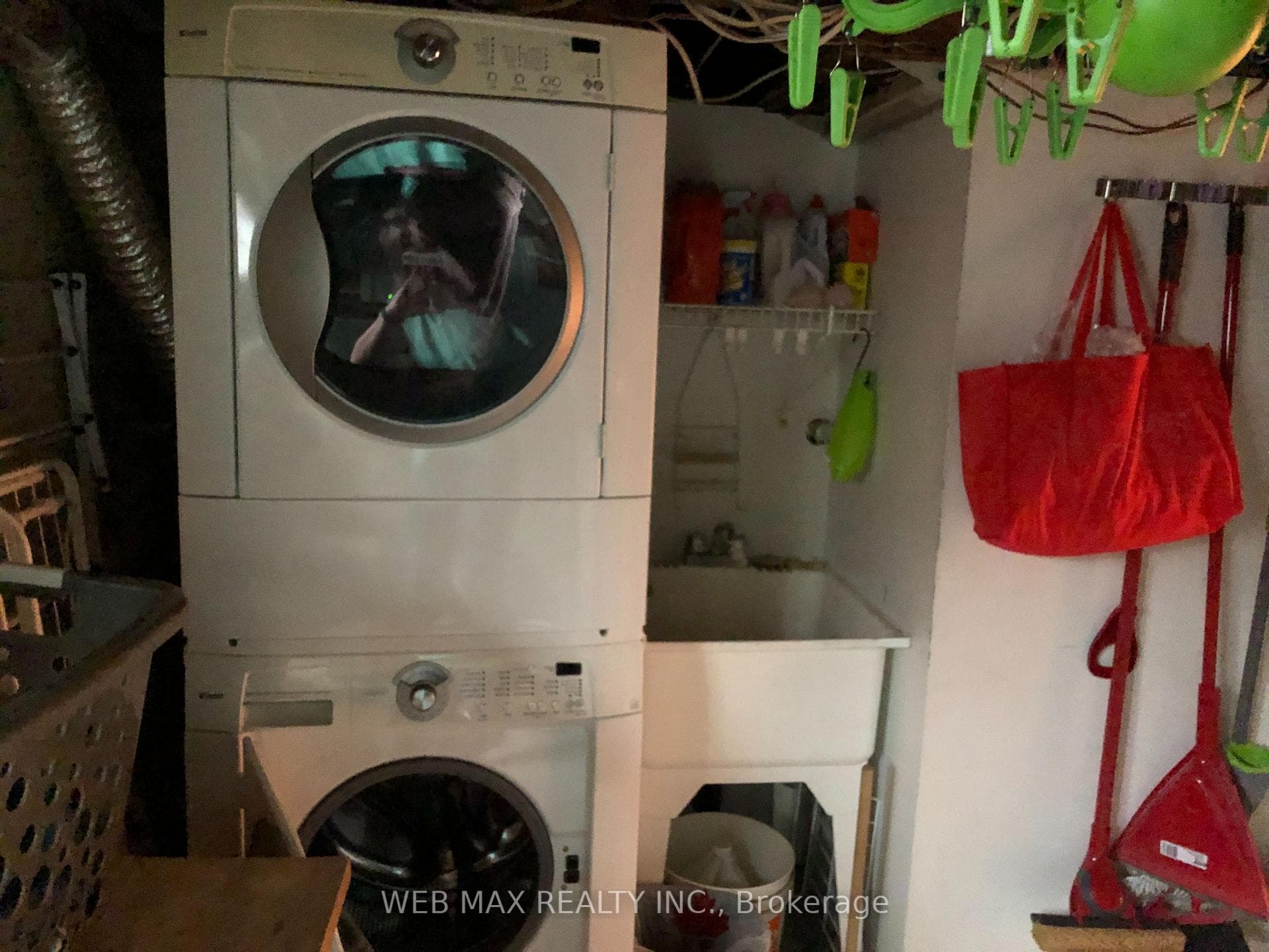 122 Booth Avenue photo 16