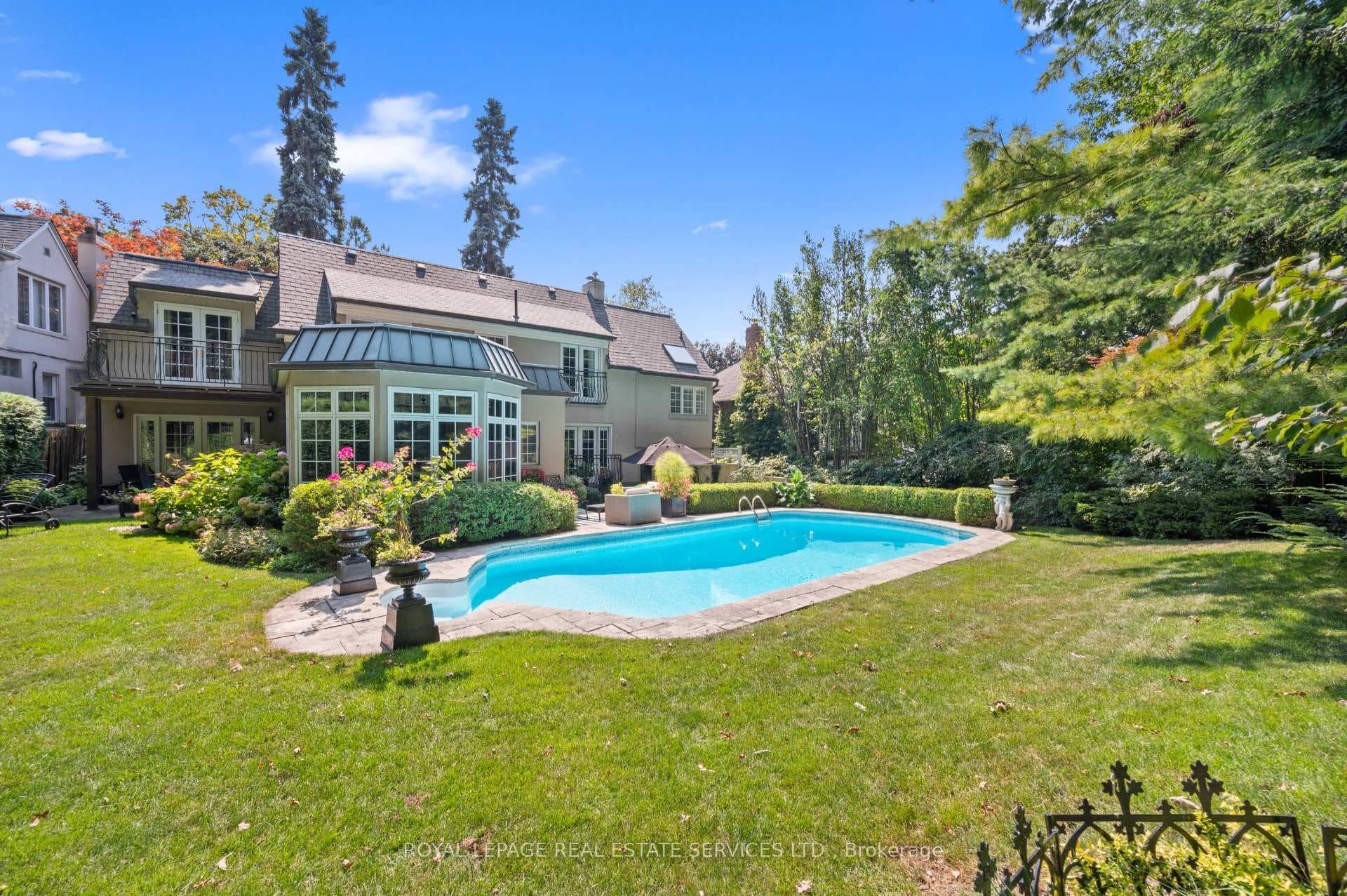 14 Riverside Crescent photo 34