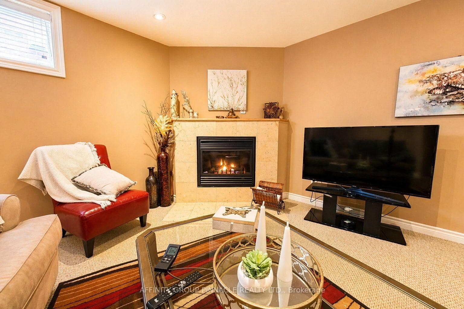 63 Ellis Crescent photo 27