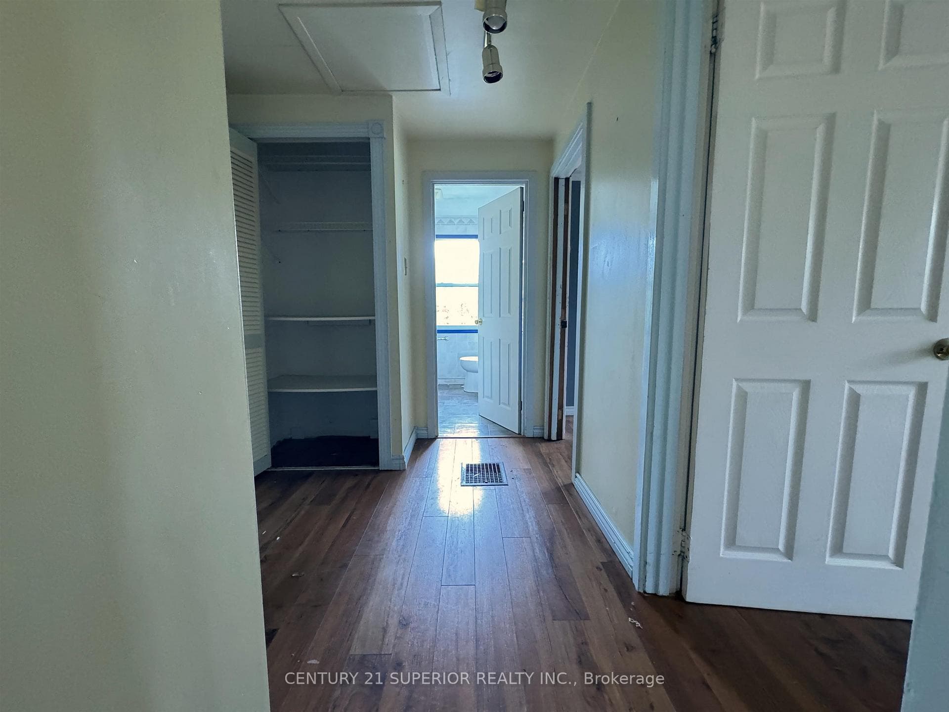 3 Ross Ave photo 13