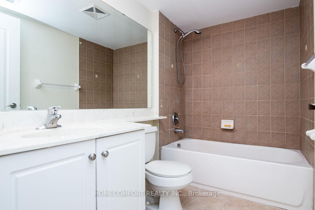 212 Eglinton Avenue Unit 1903 photo 5