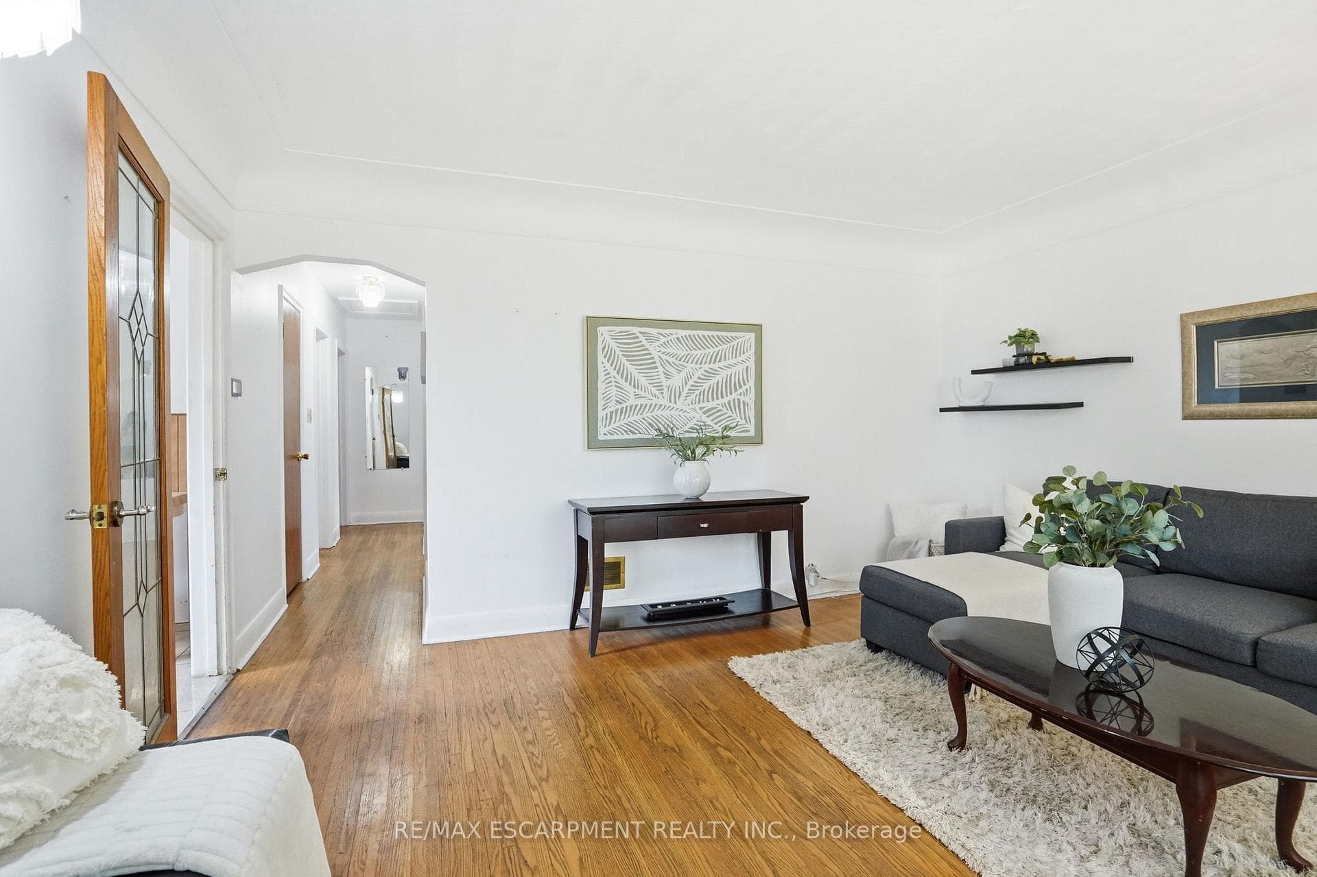 4 Duncombe Drive photo 7