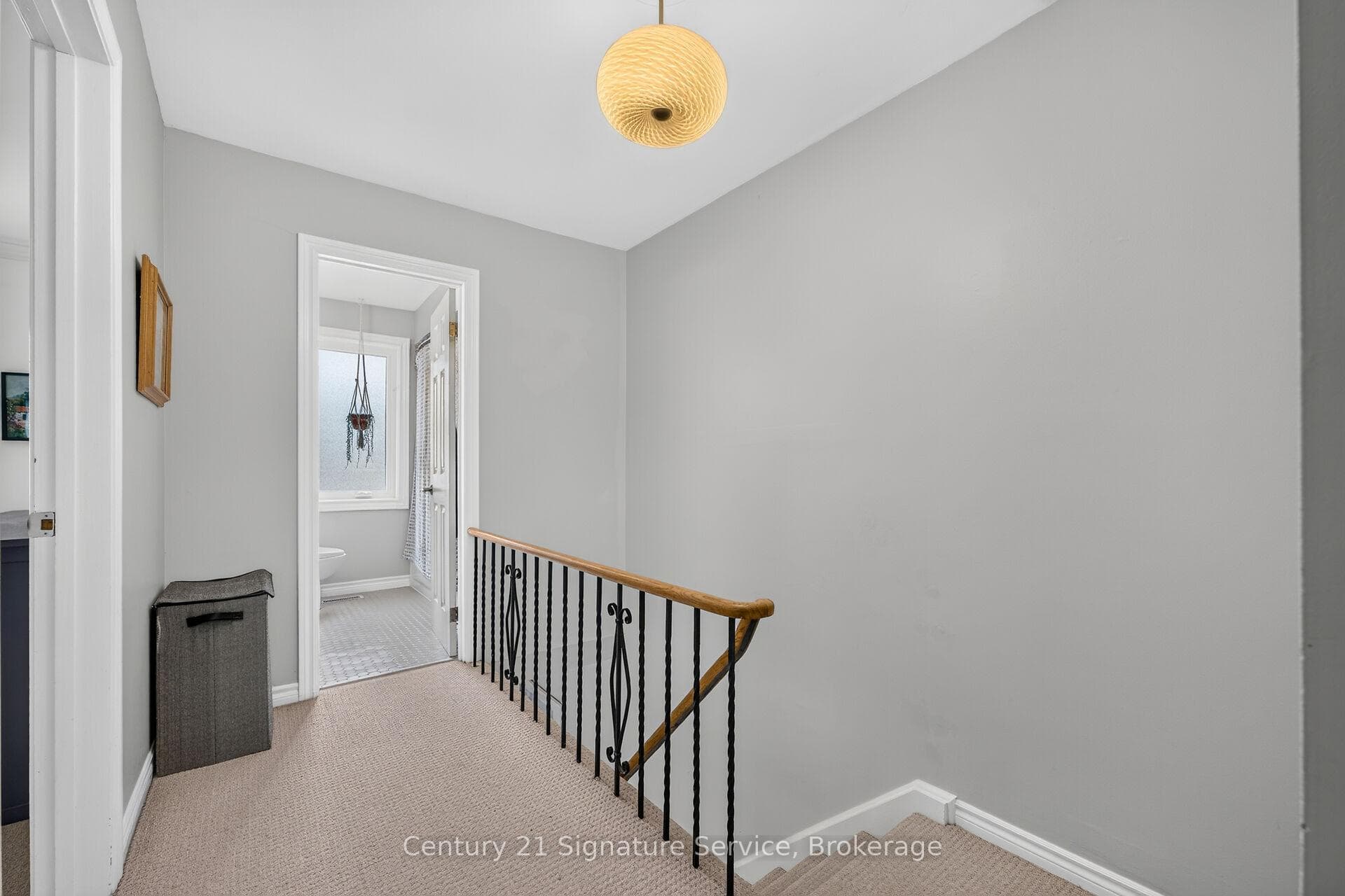 5183 Banting Court photo 31