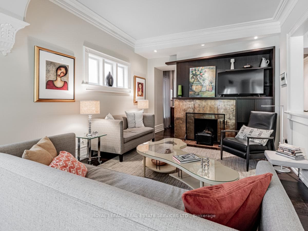 20 Howland Avenue photo 6
