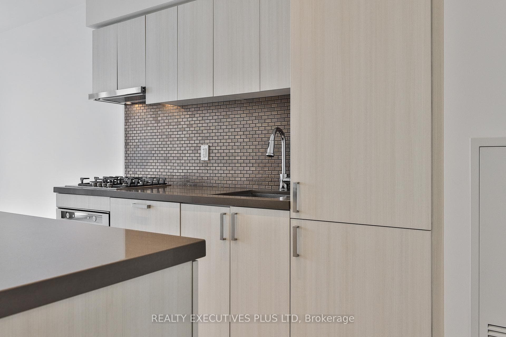 501 St. Clair Avenue Unit 424 photo 8