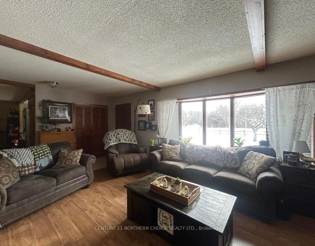 520 Hwy 11/71 photo 25