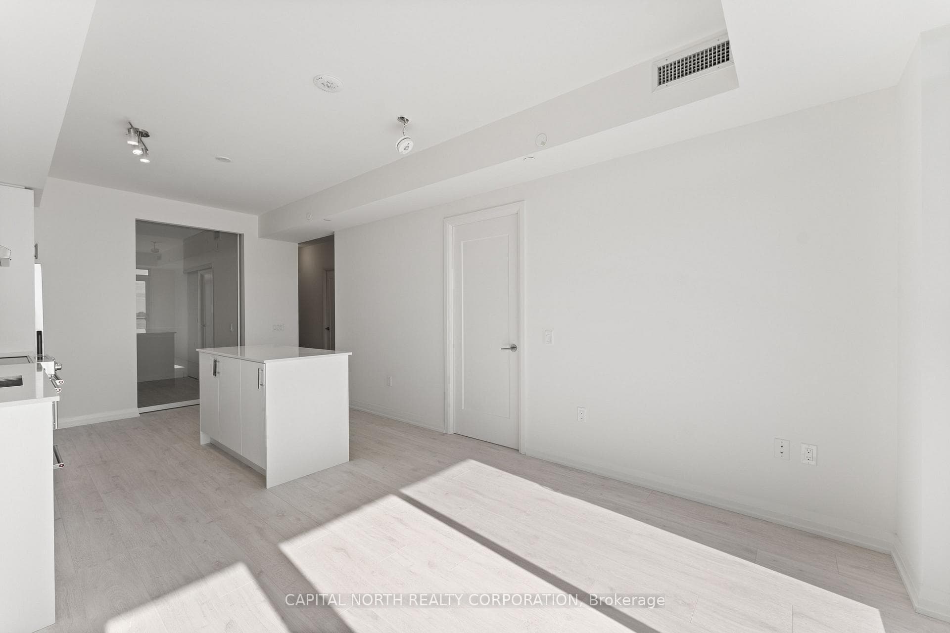 8960 Jane Street Unit 2322 photo 16