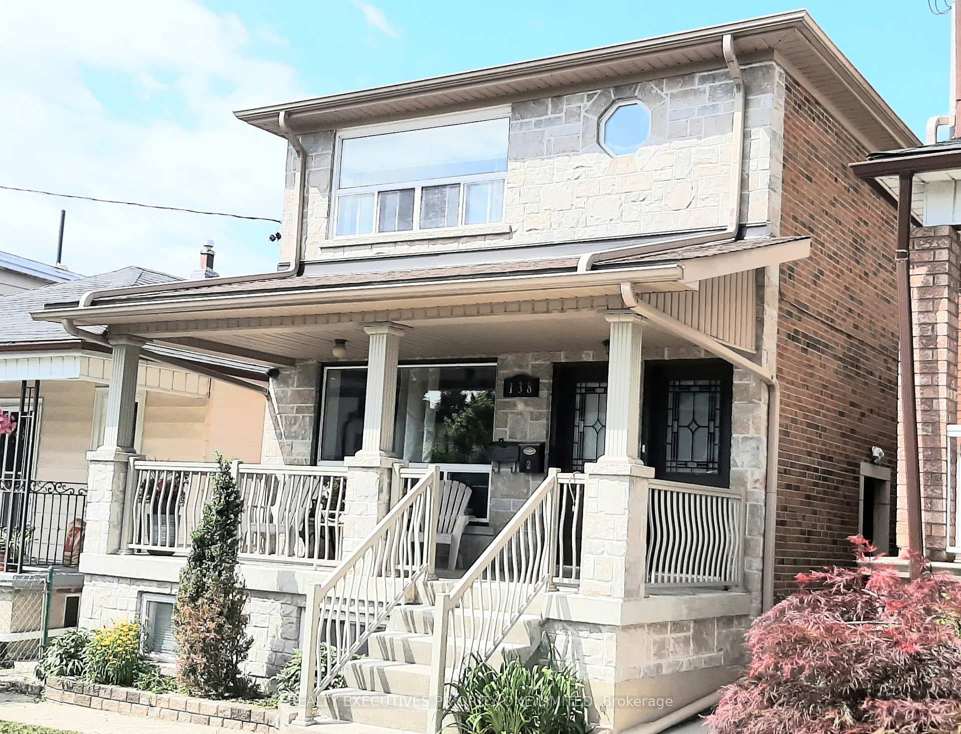 138 Day Avenue photo 1