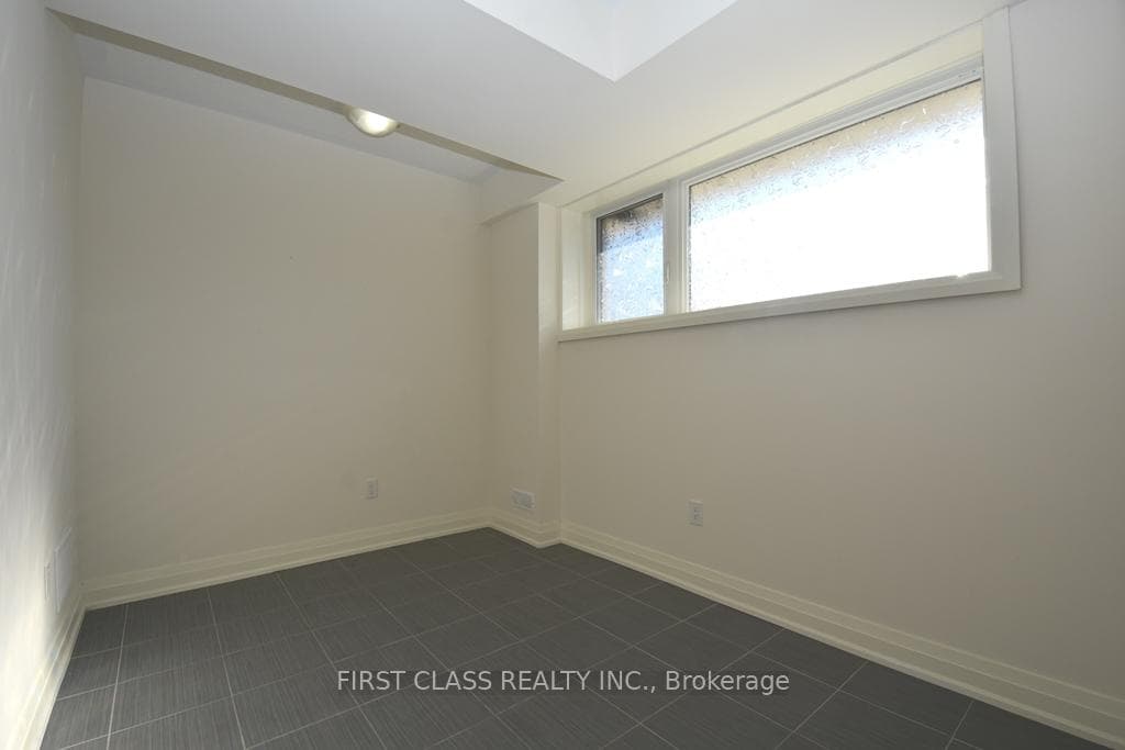 24 Teasel Way photo 4