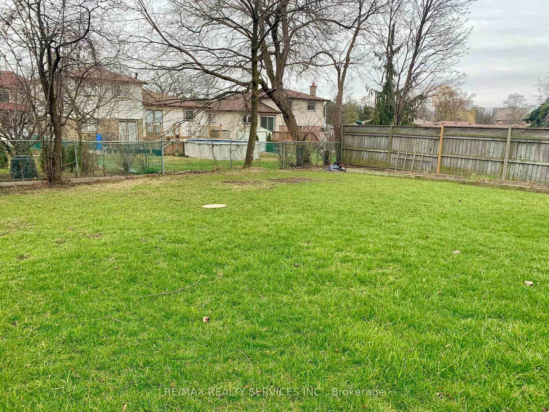 22 Geneva Court photo 38