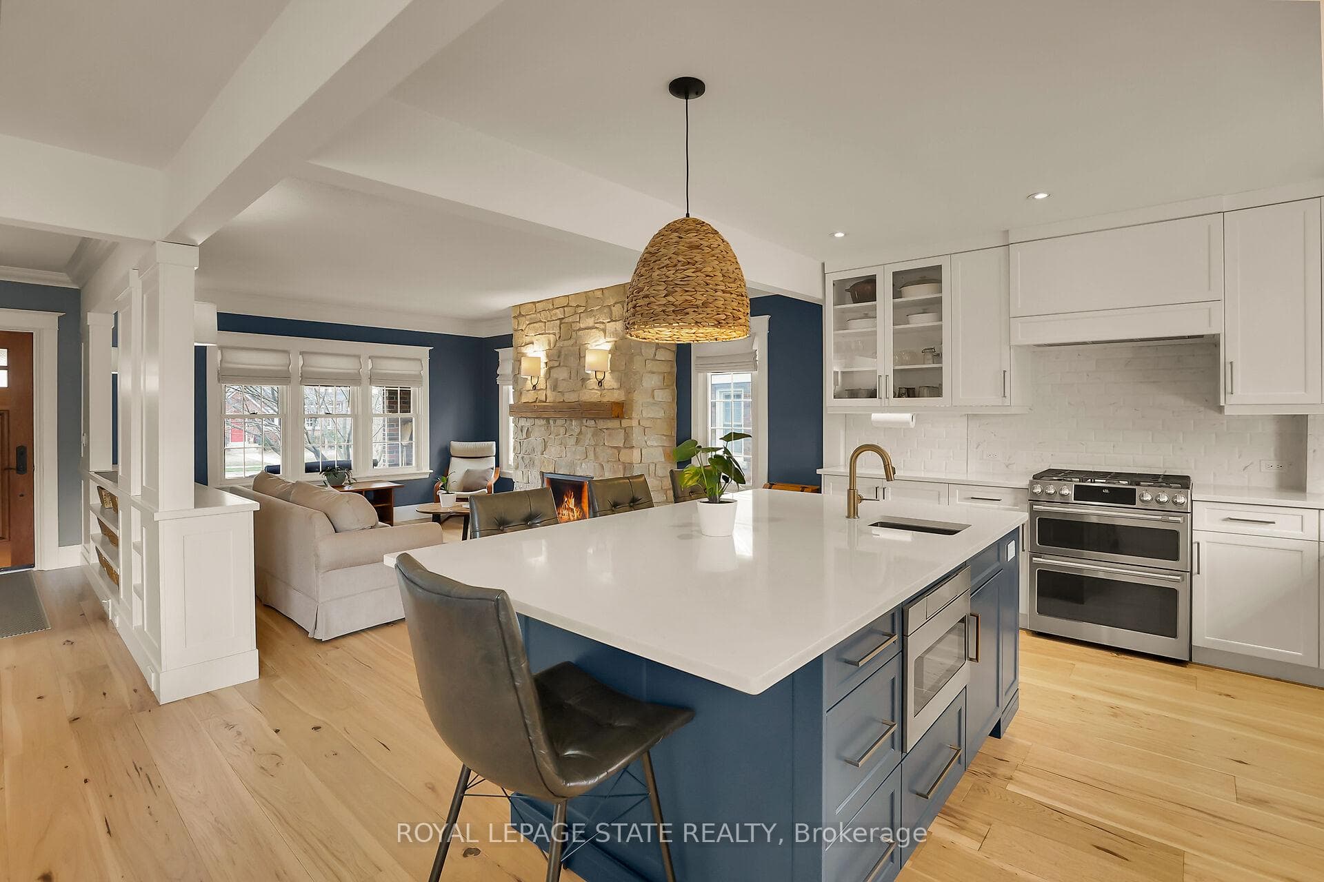 3 Nelles Boulevard photo 12