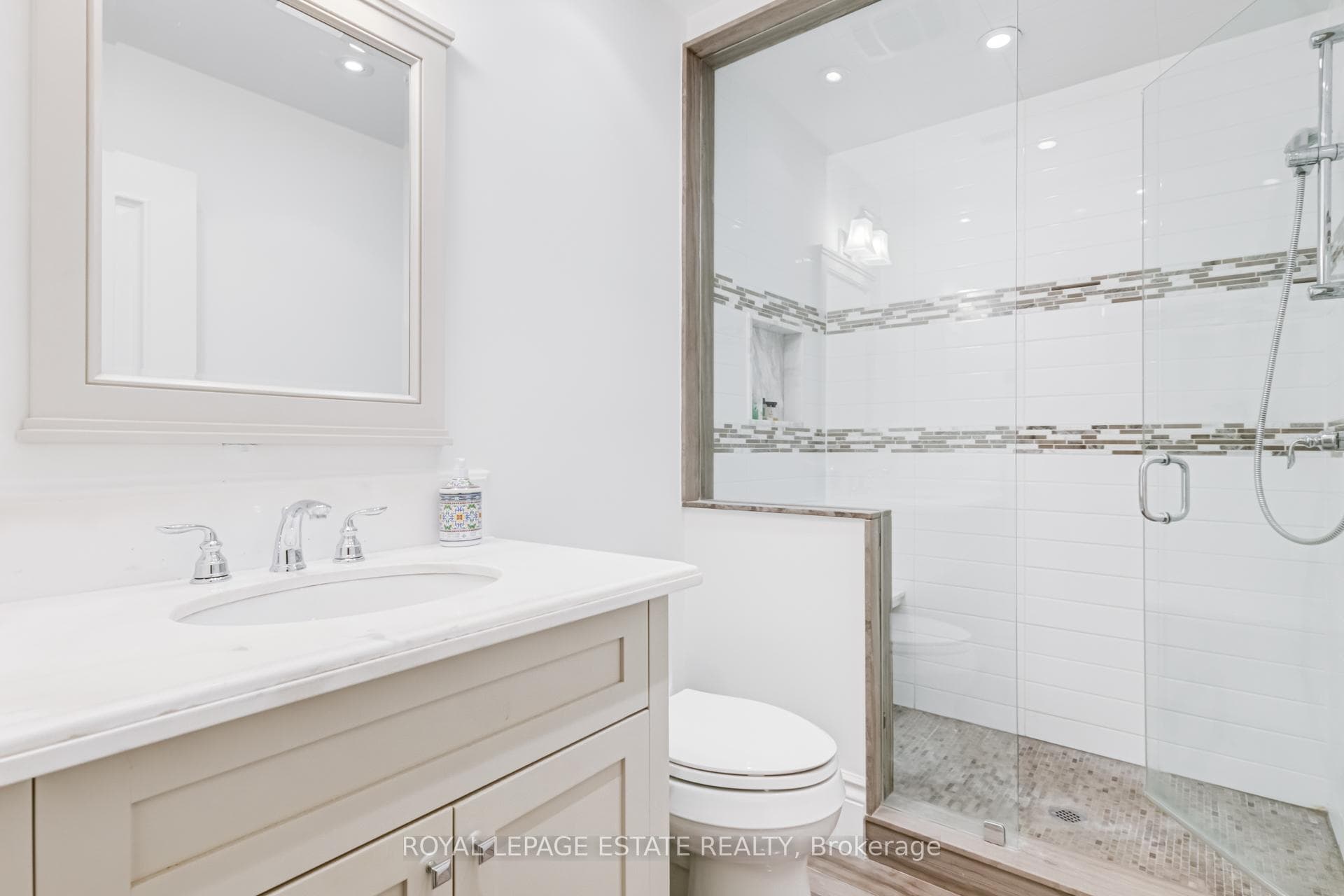 319 Lonsdale Road Unit 1D photo 41